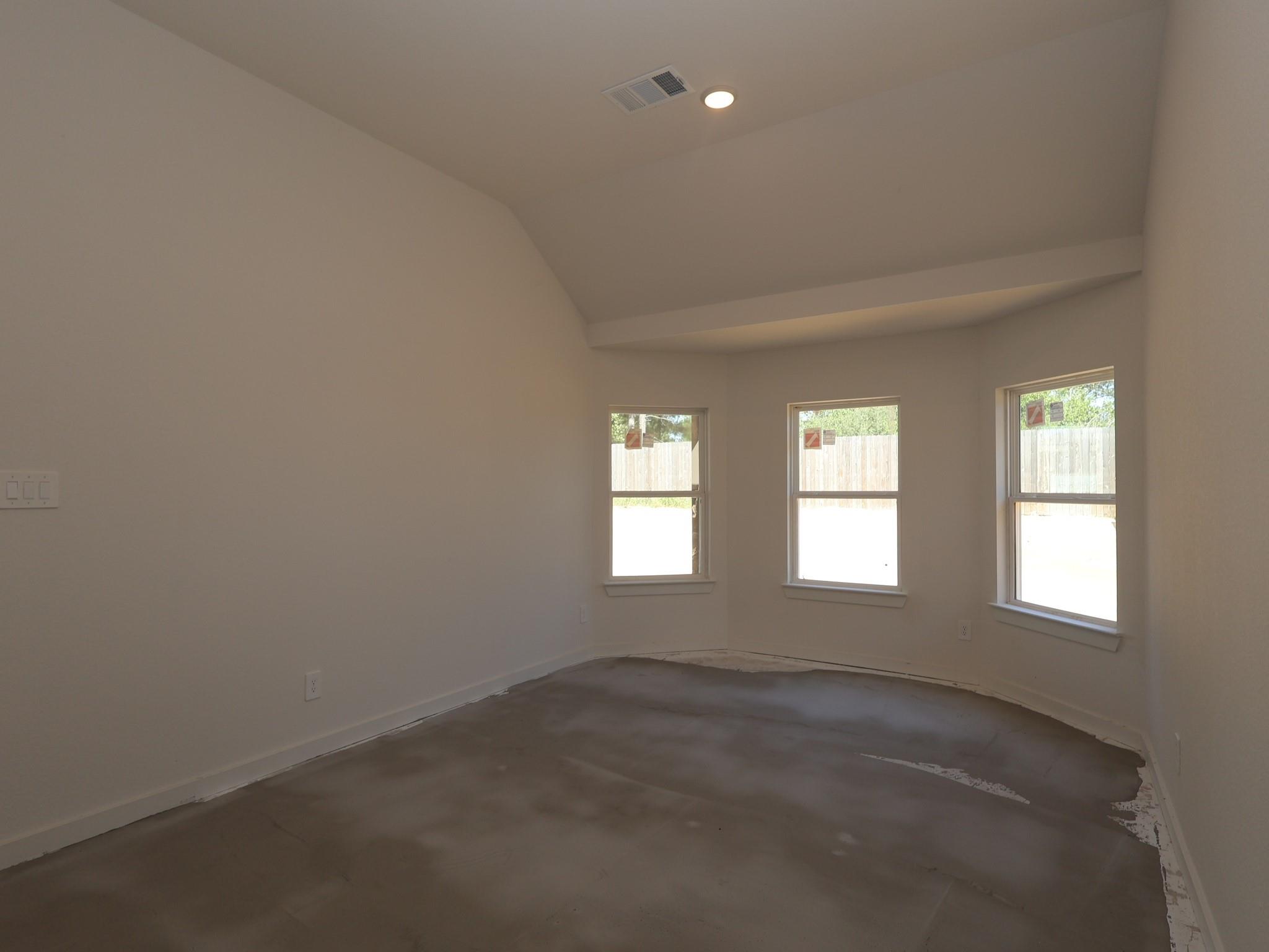 609 Falling Cave Drive, Willis Tx 77378 Property Photo 6