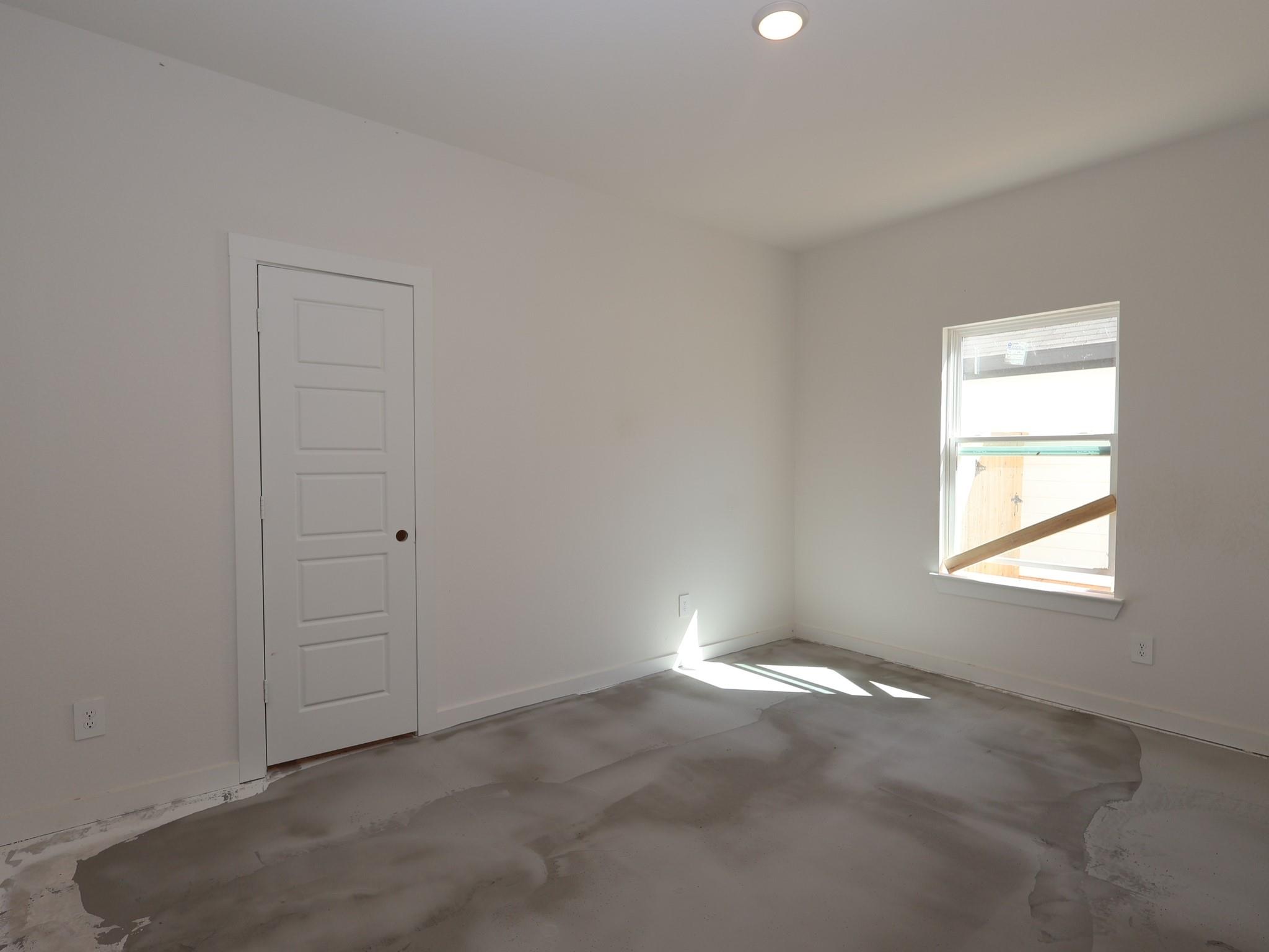 609 Falling Cave Drive, Willis Tx 77378 Property Photo 13