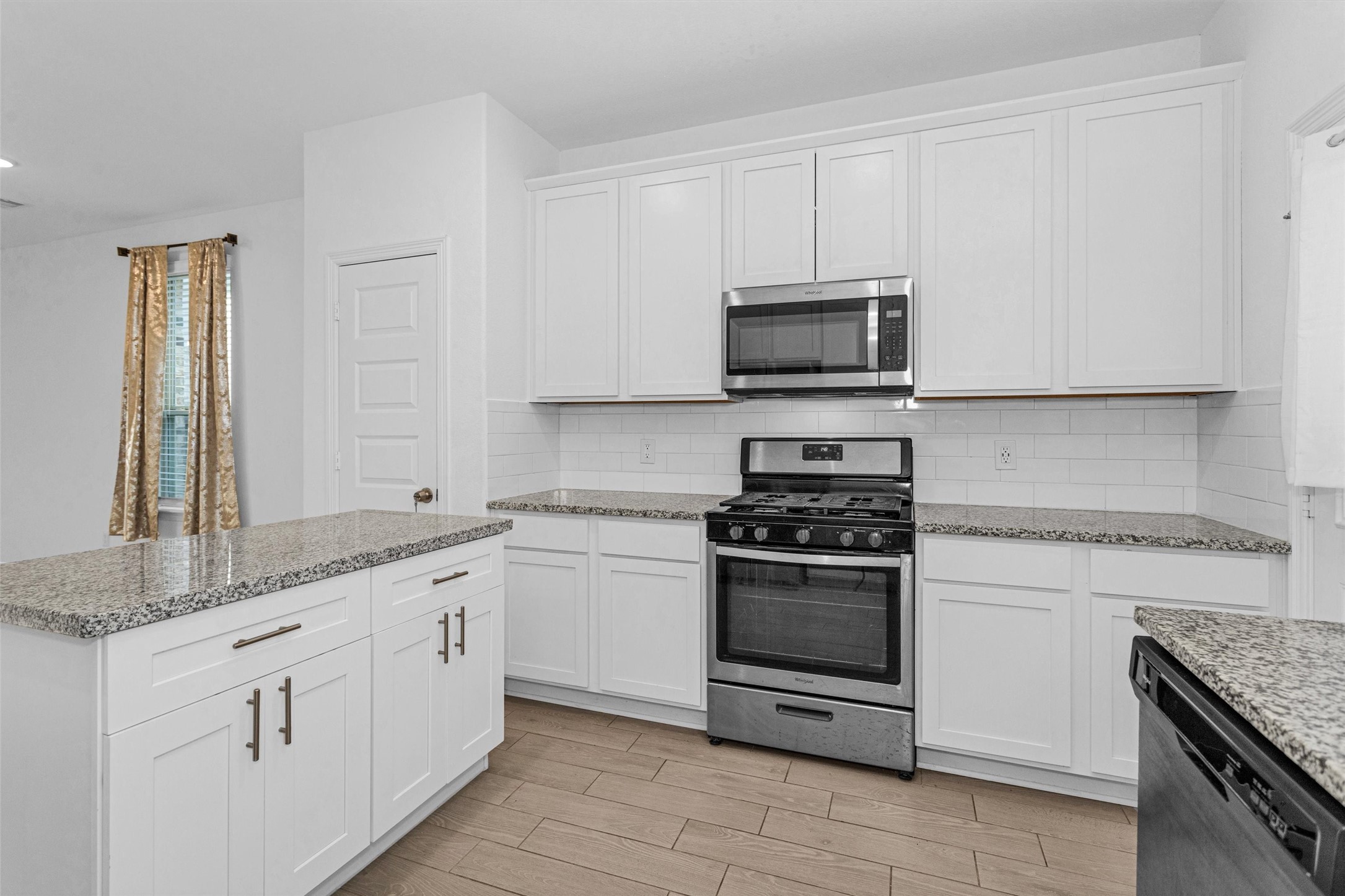 5742 Tabula Rasa Dr Property Photo 4