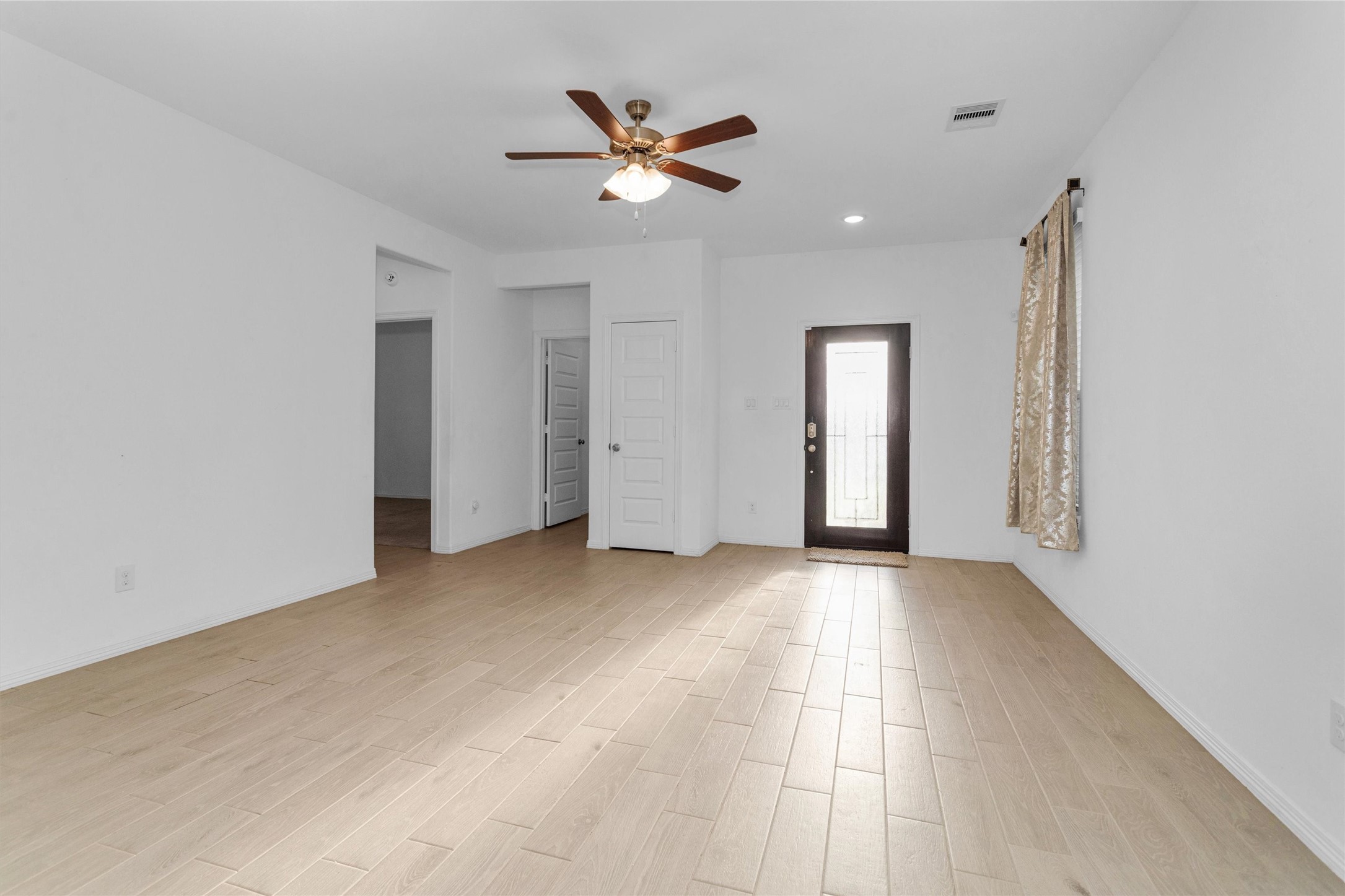5742 Tabula Rasa Dr Property Photo 6