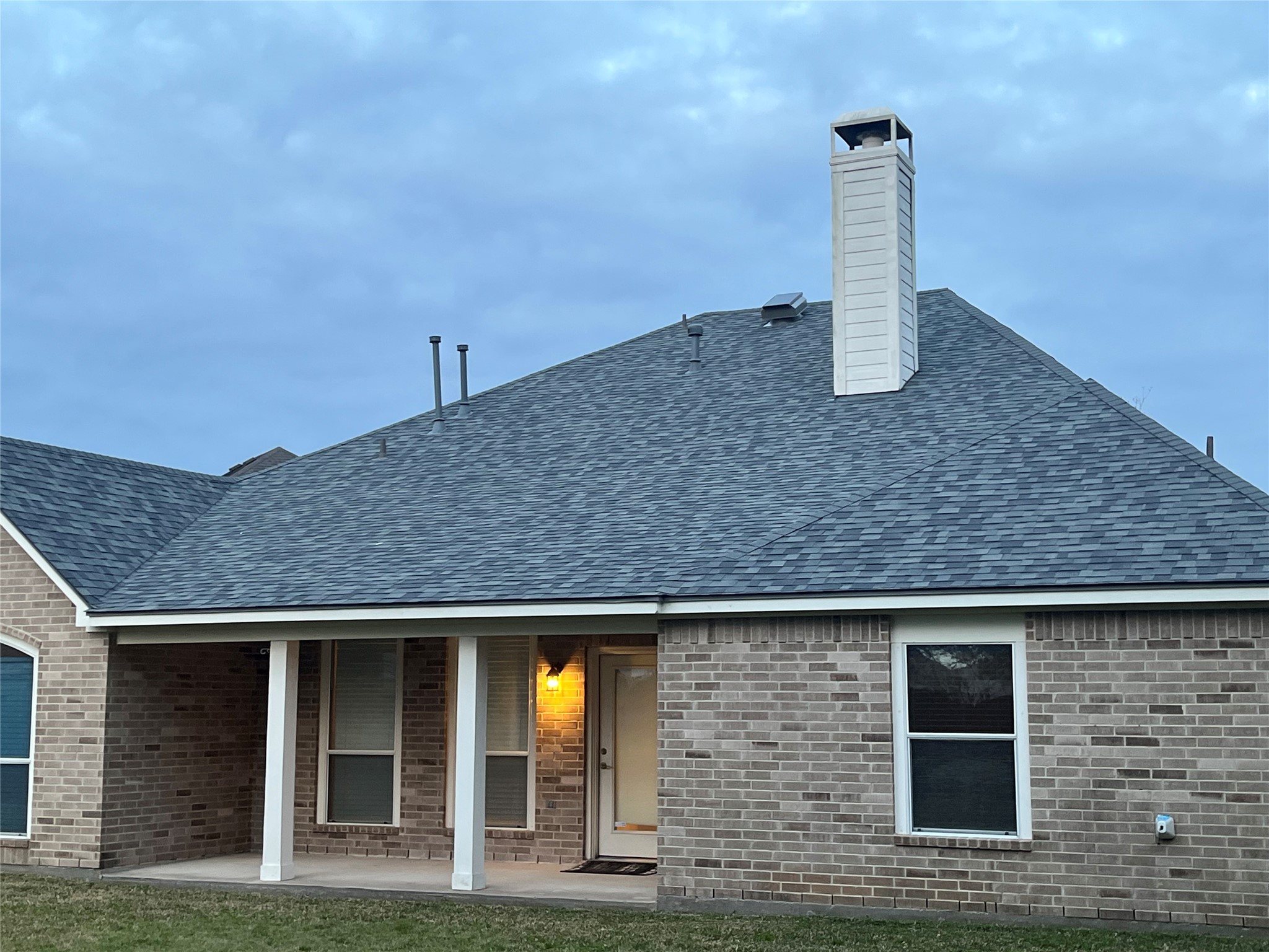 2904 Lakemist Court Property Photo 4