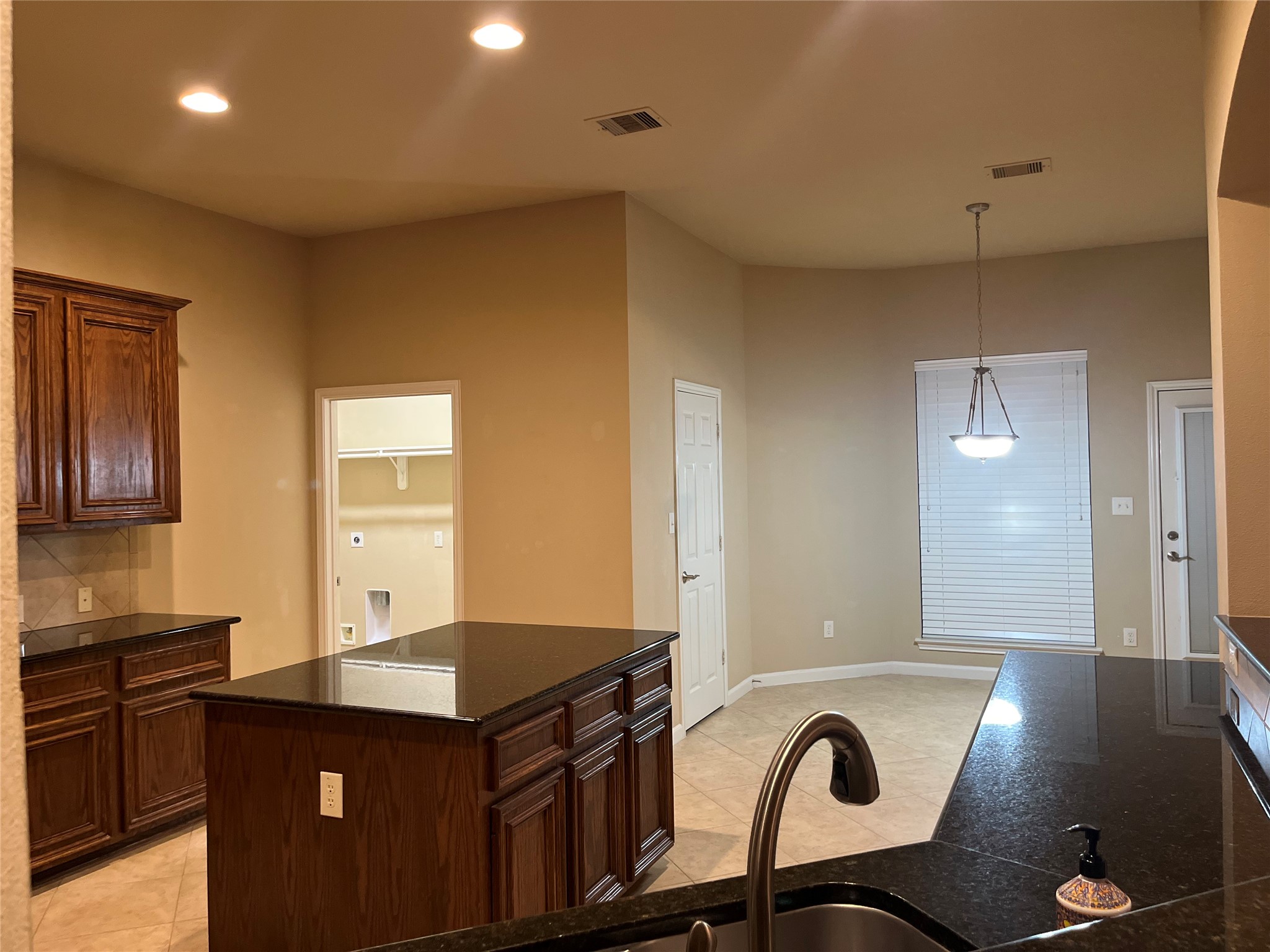 2904 Lakemist Court Property Photo 10