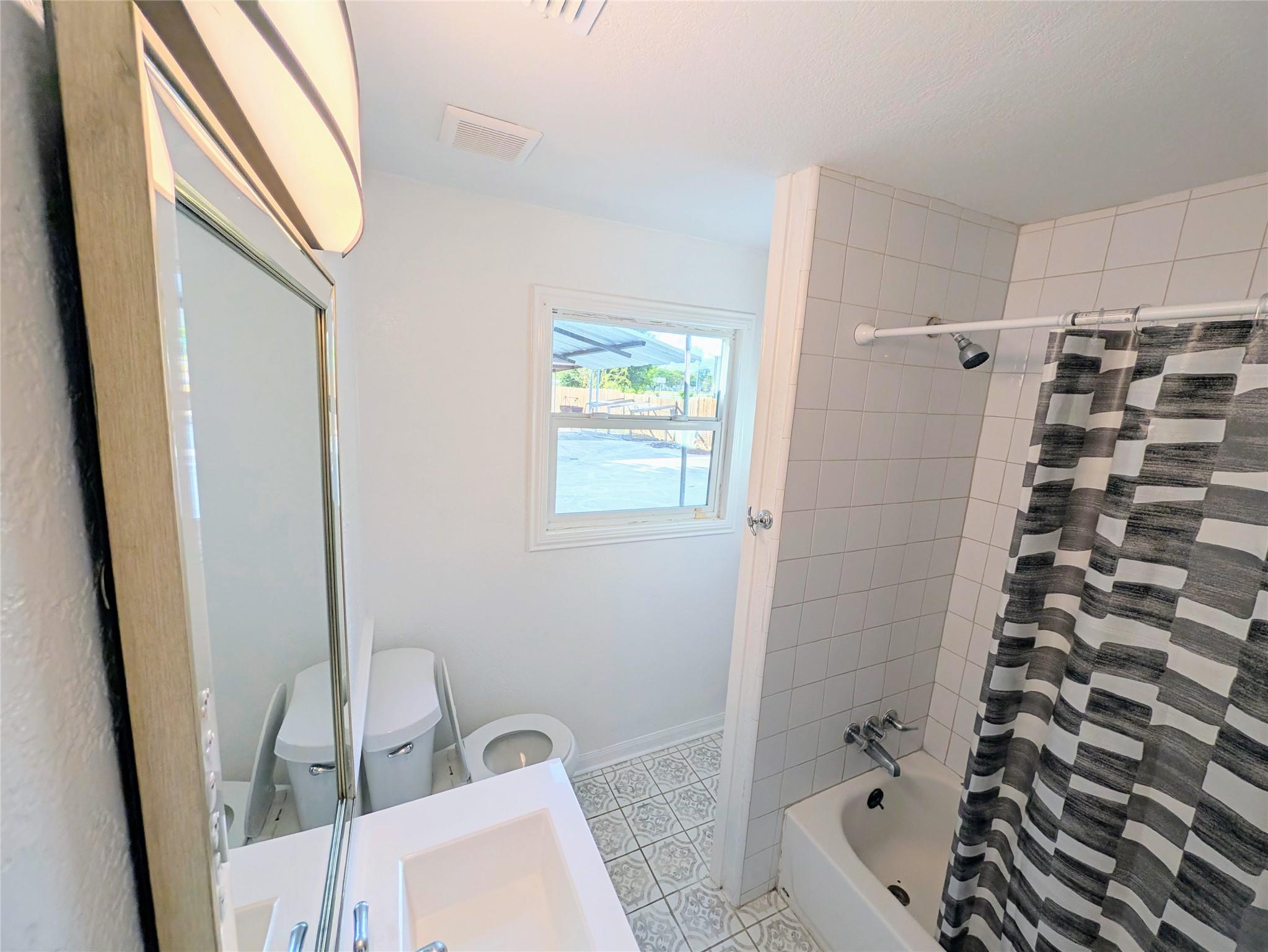 5817 Wayne Street, Houston Tx 77026 Property Photo 10