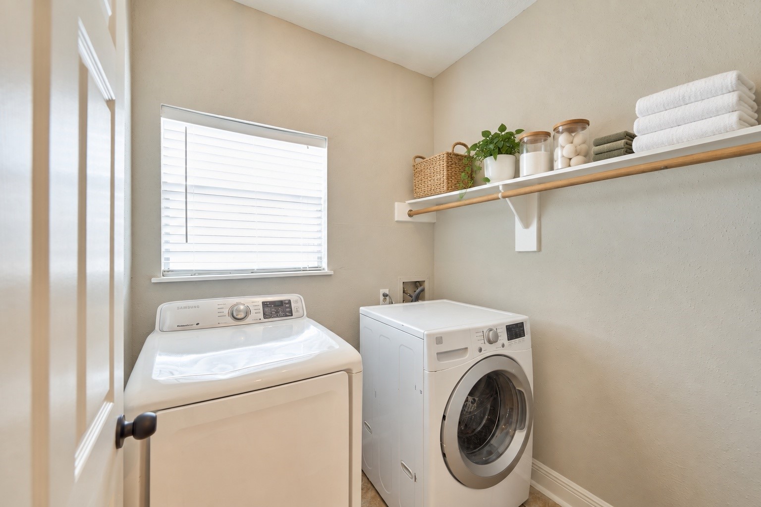 28130 Laura Court Property Photo 11