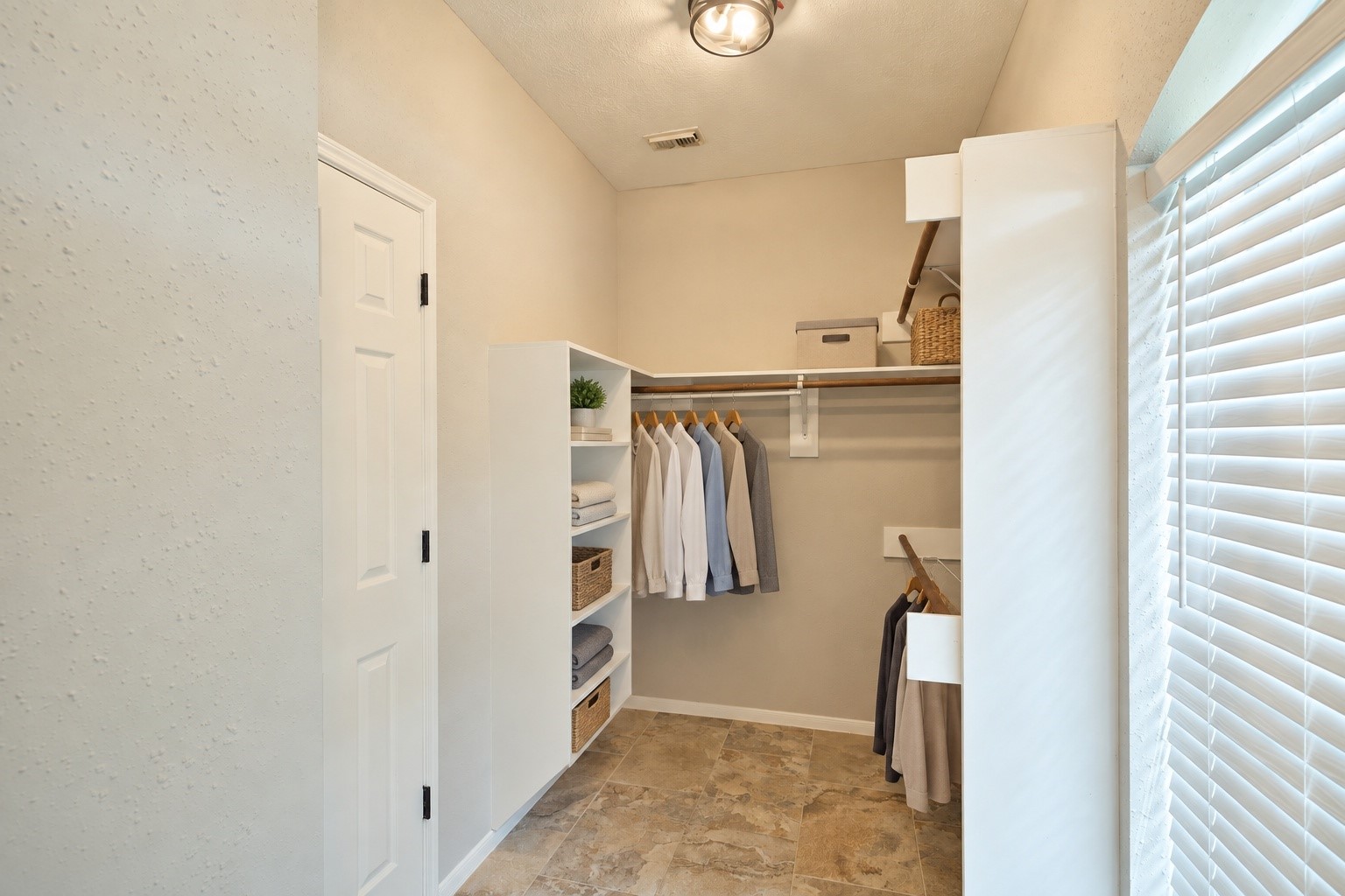 28130 Laura Court Property Photo 15