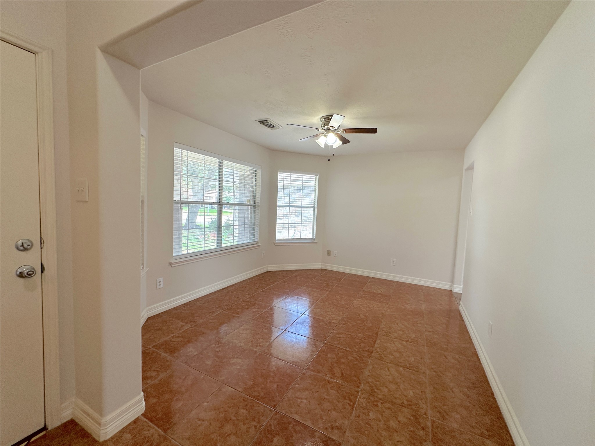 702 Danbury Park Lane Property Photo 4