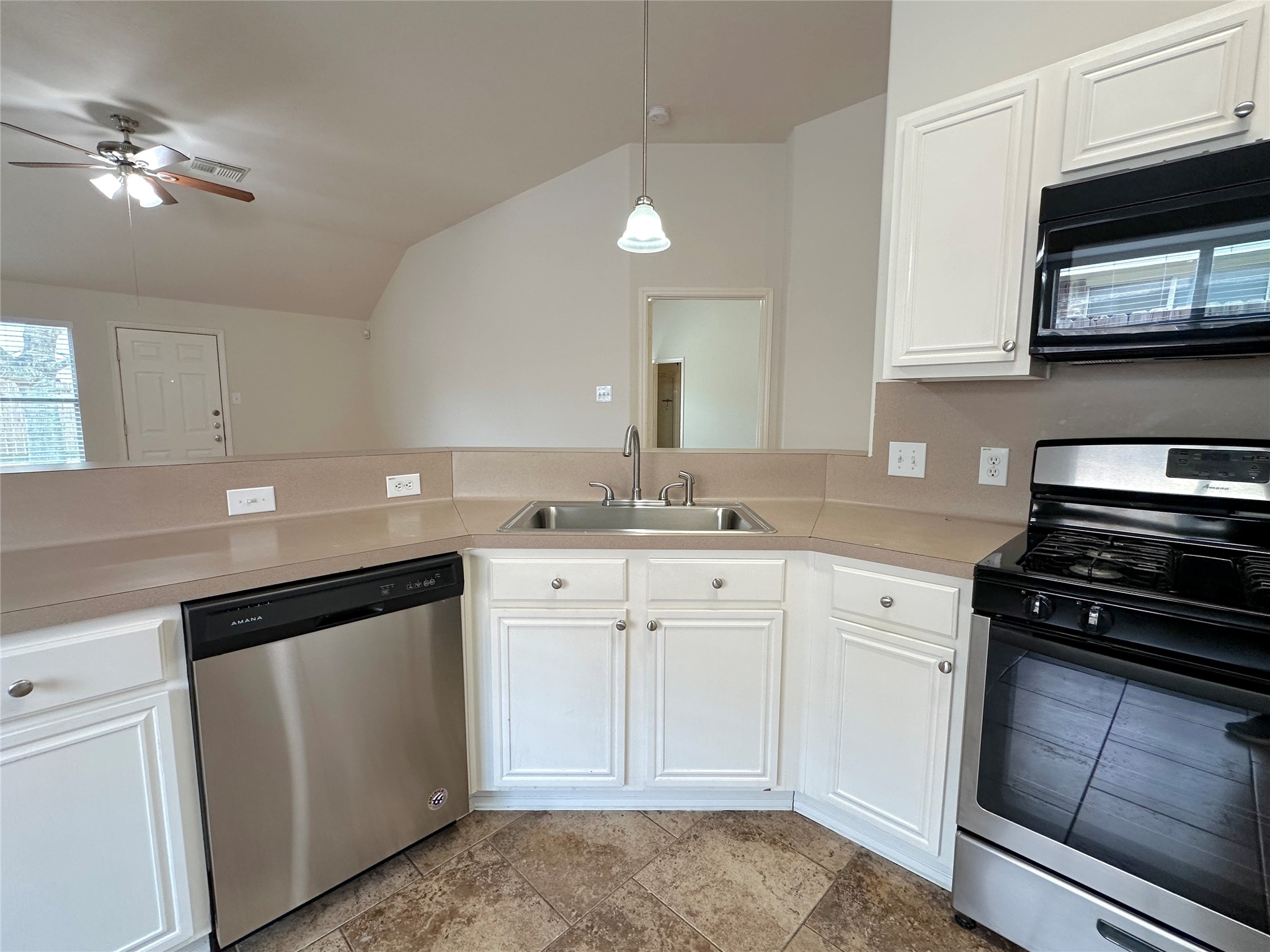 702 Danbury Park Lane Property Photo 8