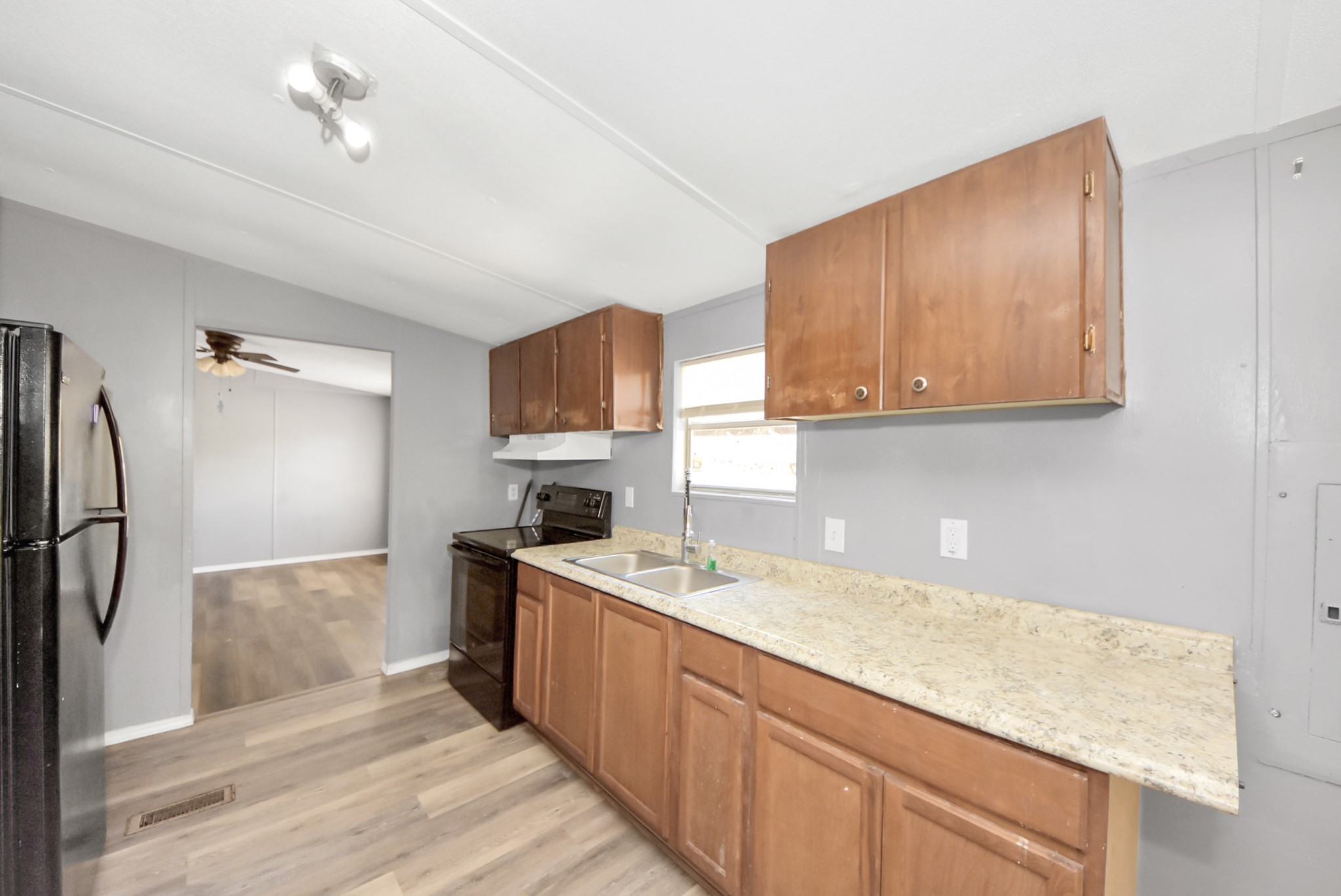 14009 Rustic Lane Property Photo 13