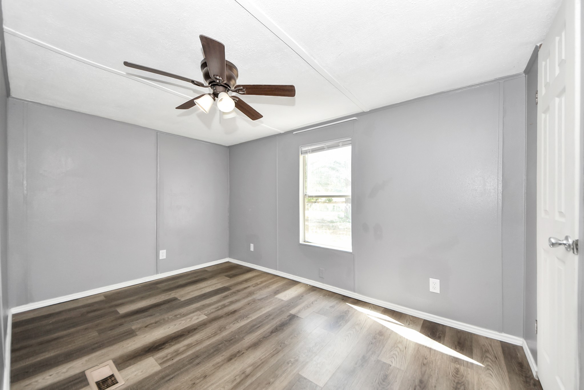 14009 Rustic Lane Property Photo 30