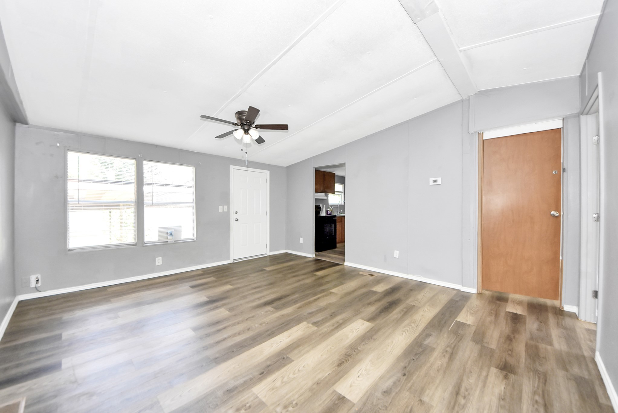 14009 Rustic Lane Property Photo 36