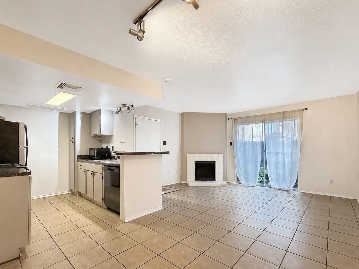 12905 Woodforest Boulevard 601 Property Photo 3
