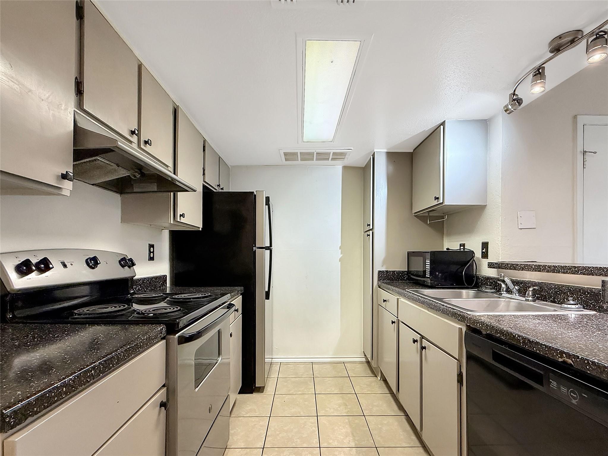 12905 Woodforest Boulevard 601 Property Photo 11