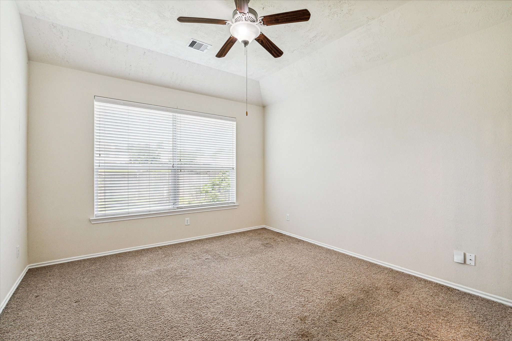 31 Quillwood Place Property Photo 7