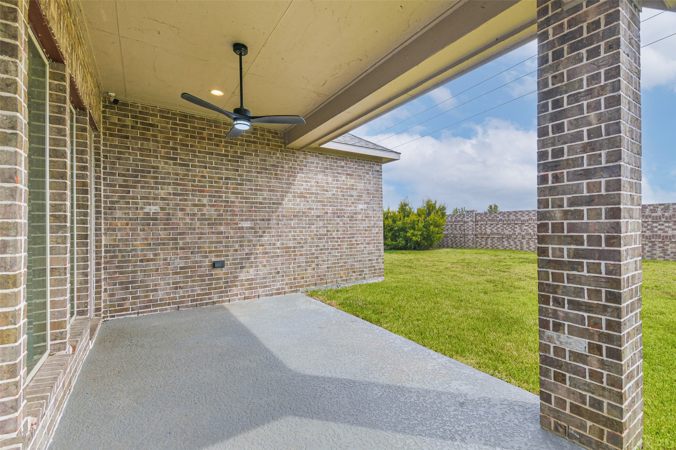 18903 Brego Lane Property Photo 4