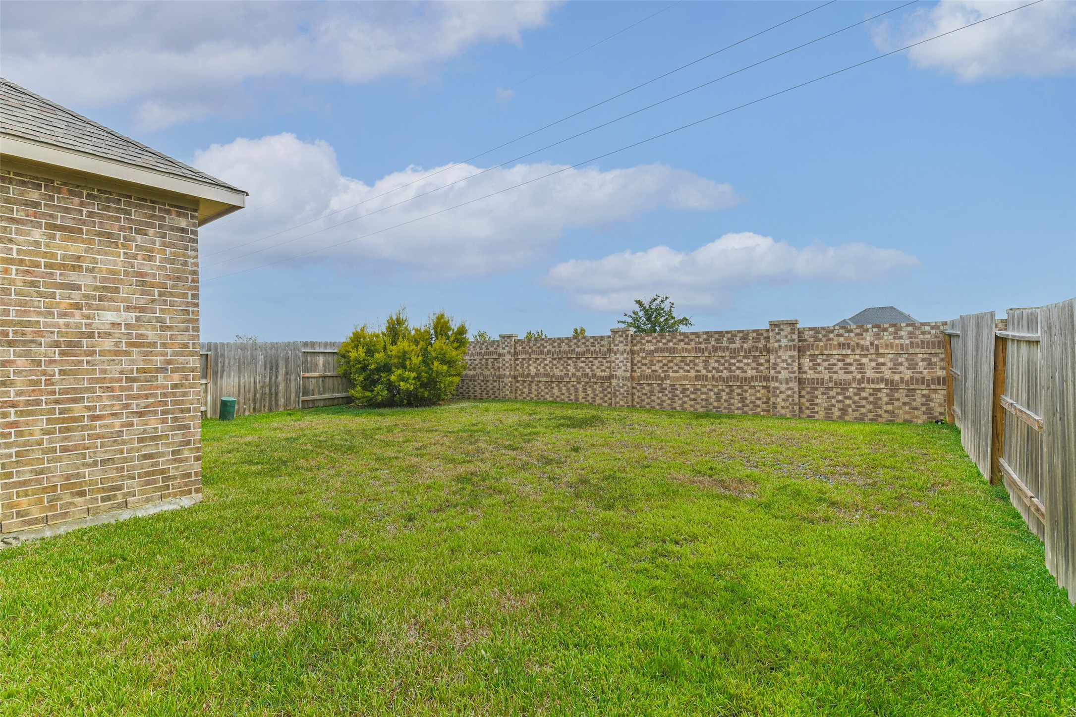 18903 Brego Lane Property Photo 5