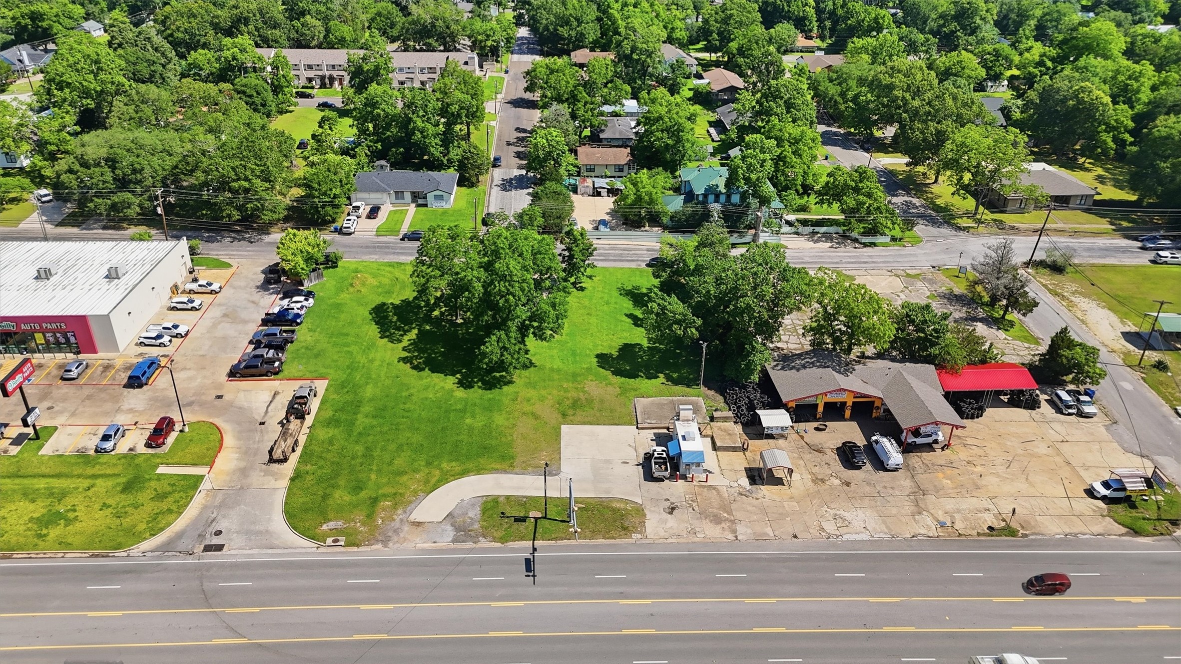 614 W Church Street Property Photo 4