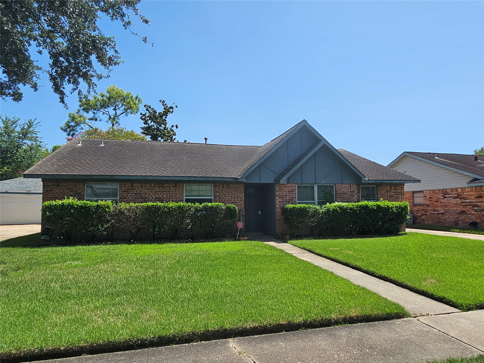 1113 E Amherst Lane Property Photo 1