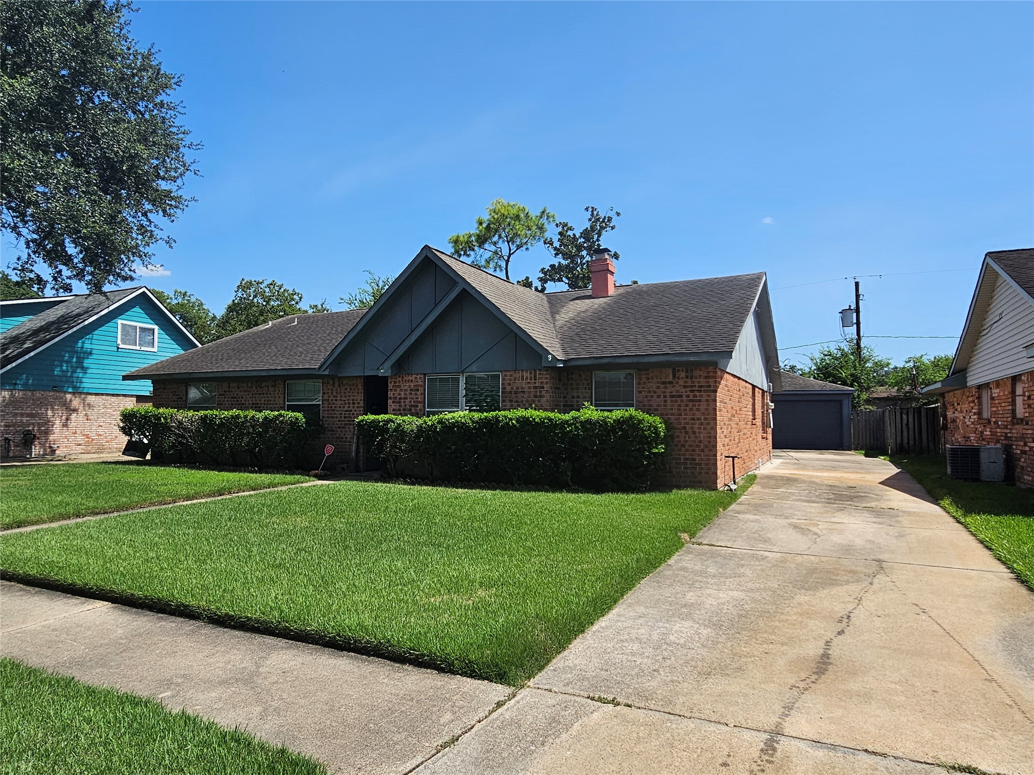 1113 E Amherst Lane Property Photo 2