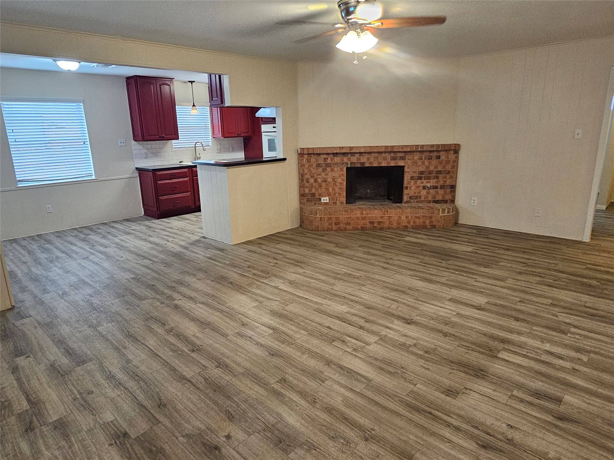 1113 E Amherst Lane Property Photo 3
