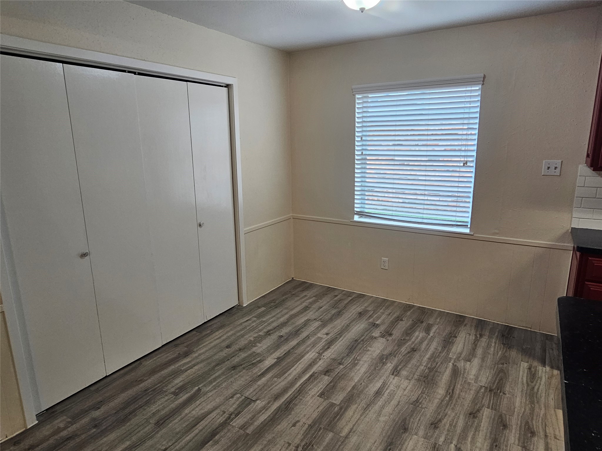 1113 E Amherst Lane Property Photo 6
