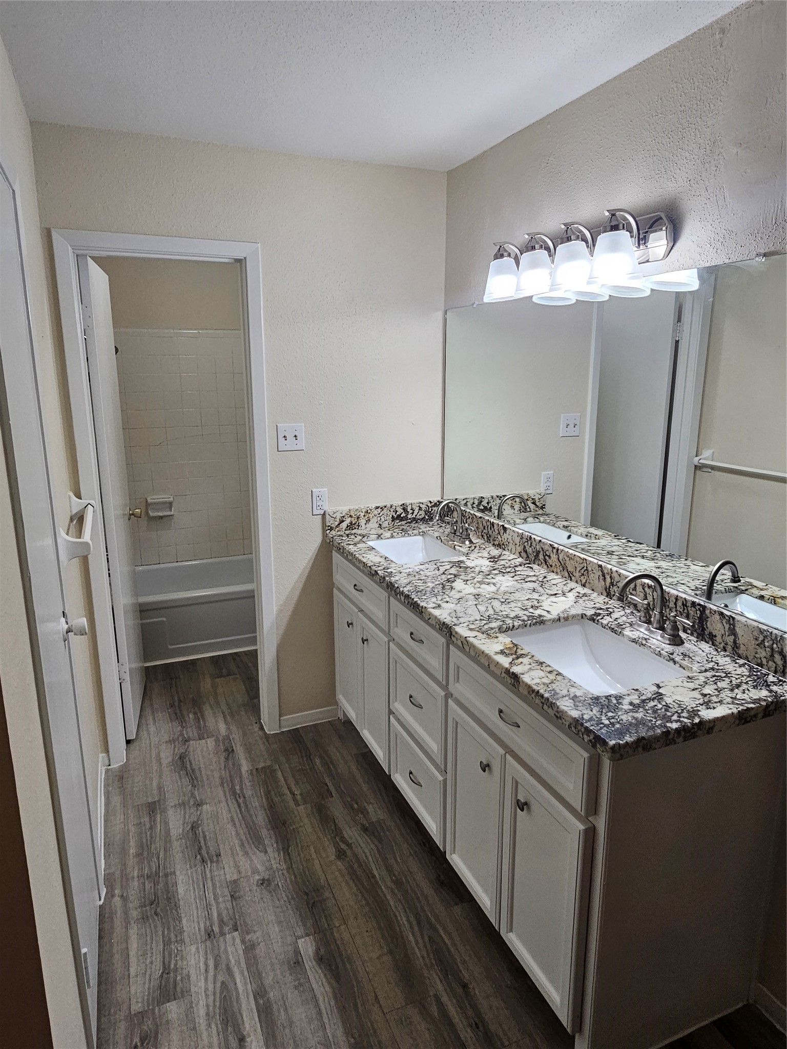1113 E Amherst Lane Property Photo 12