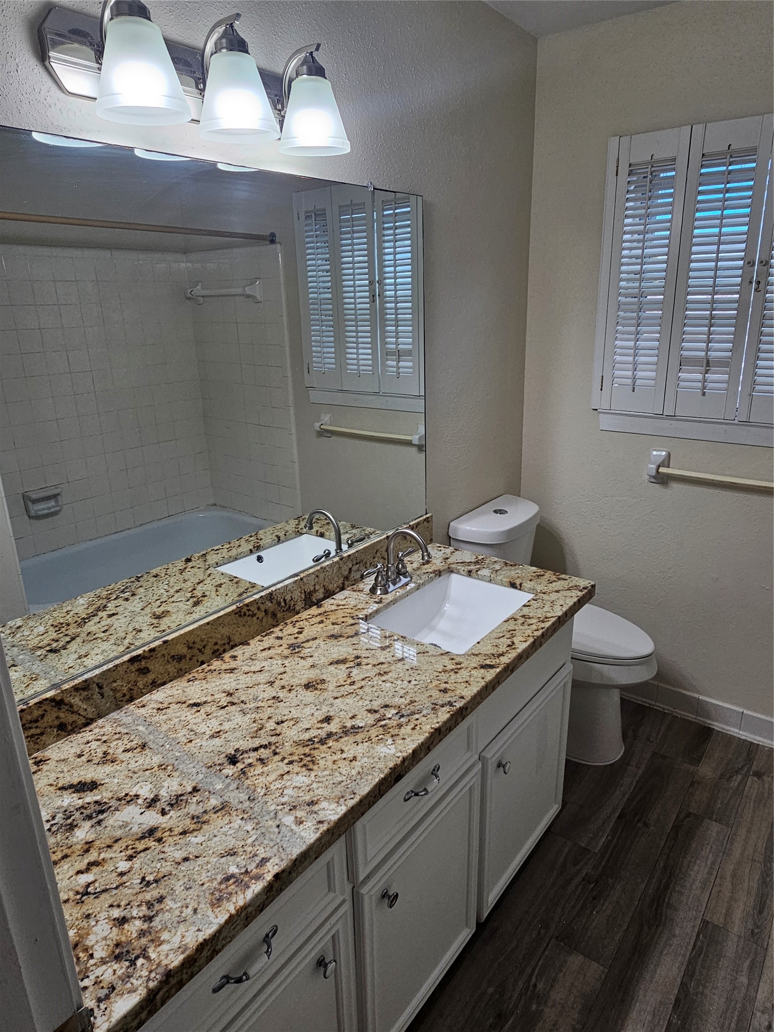 1113 E Amherst Lane Property Photo 17
