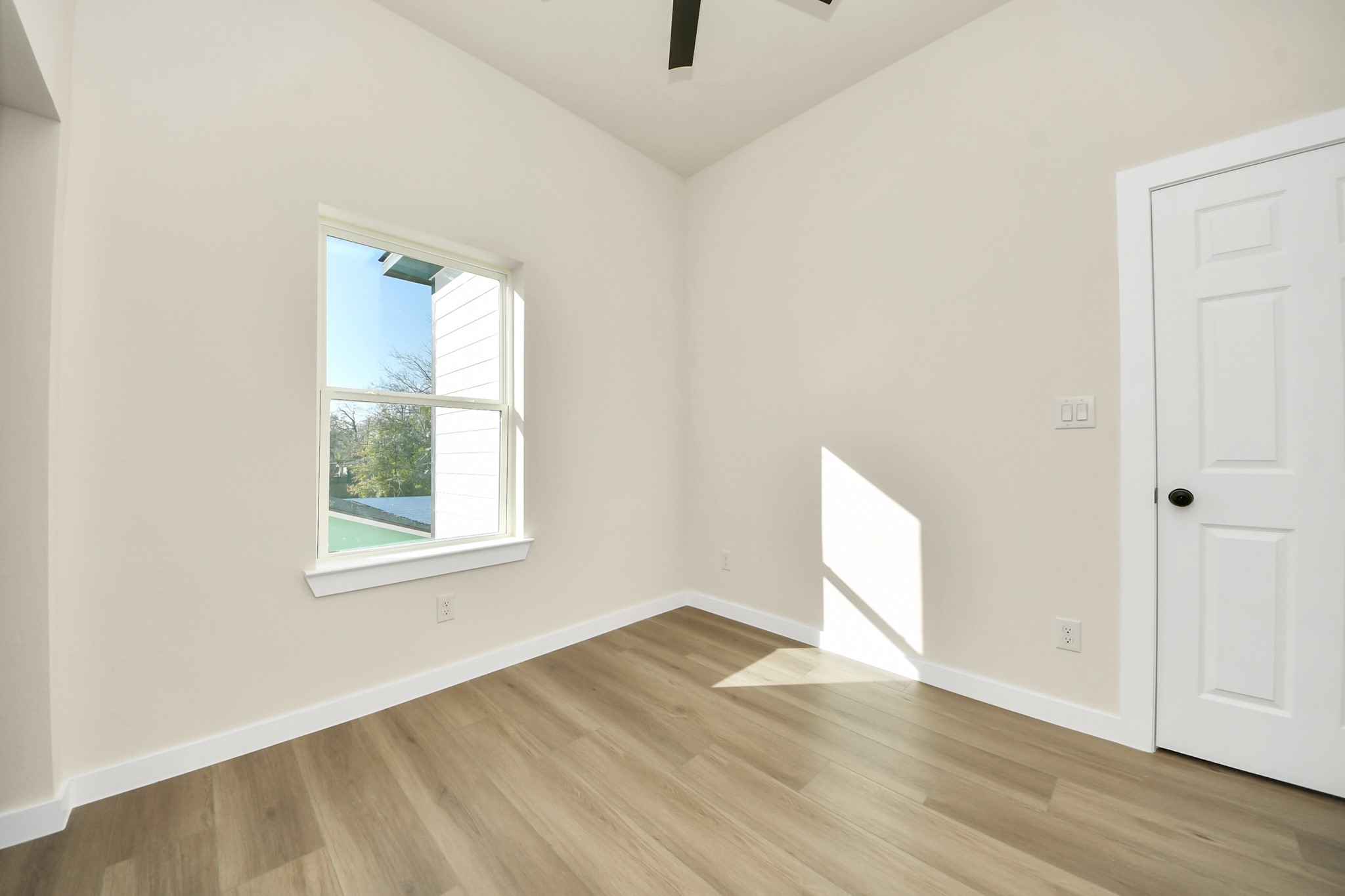 8025 Peachtree Street D Property Photo 33