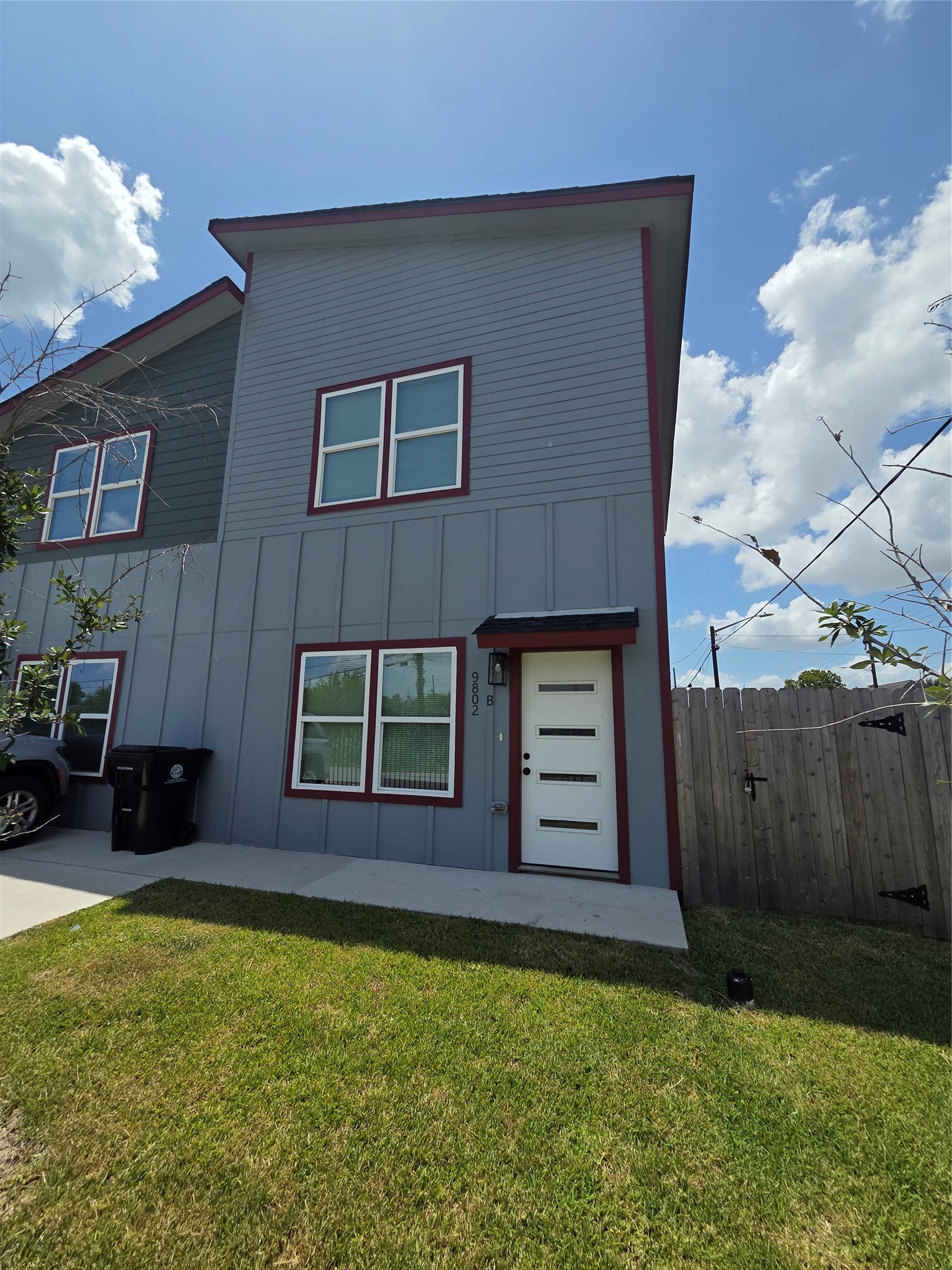 9806 Fillmore Street B Property Photo 2