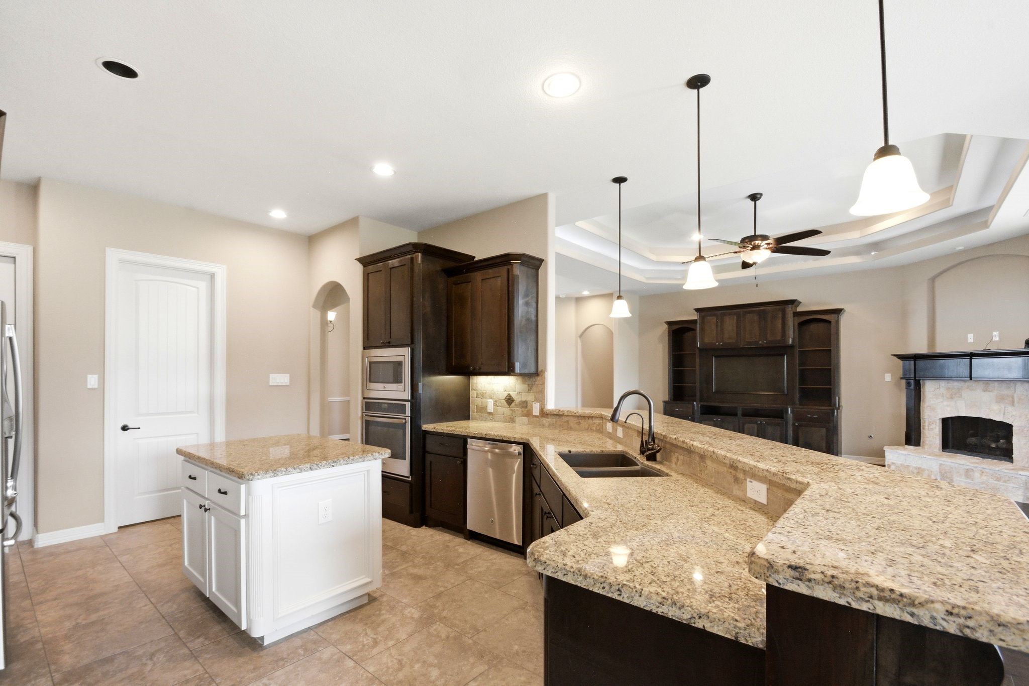 18840 Serene Water Drive Property Photo 9