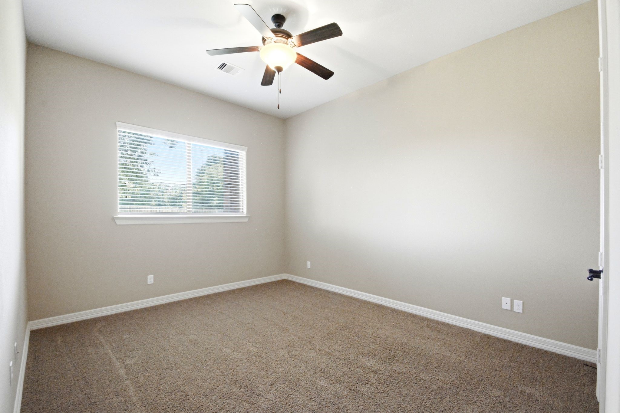 18840 Serene Water Drive Property Photo 32