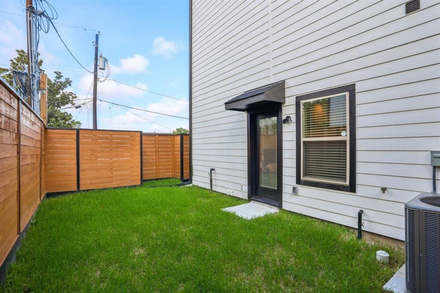 2339 Eagle St Property Photo 17