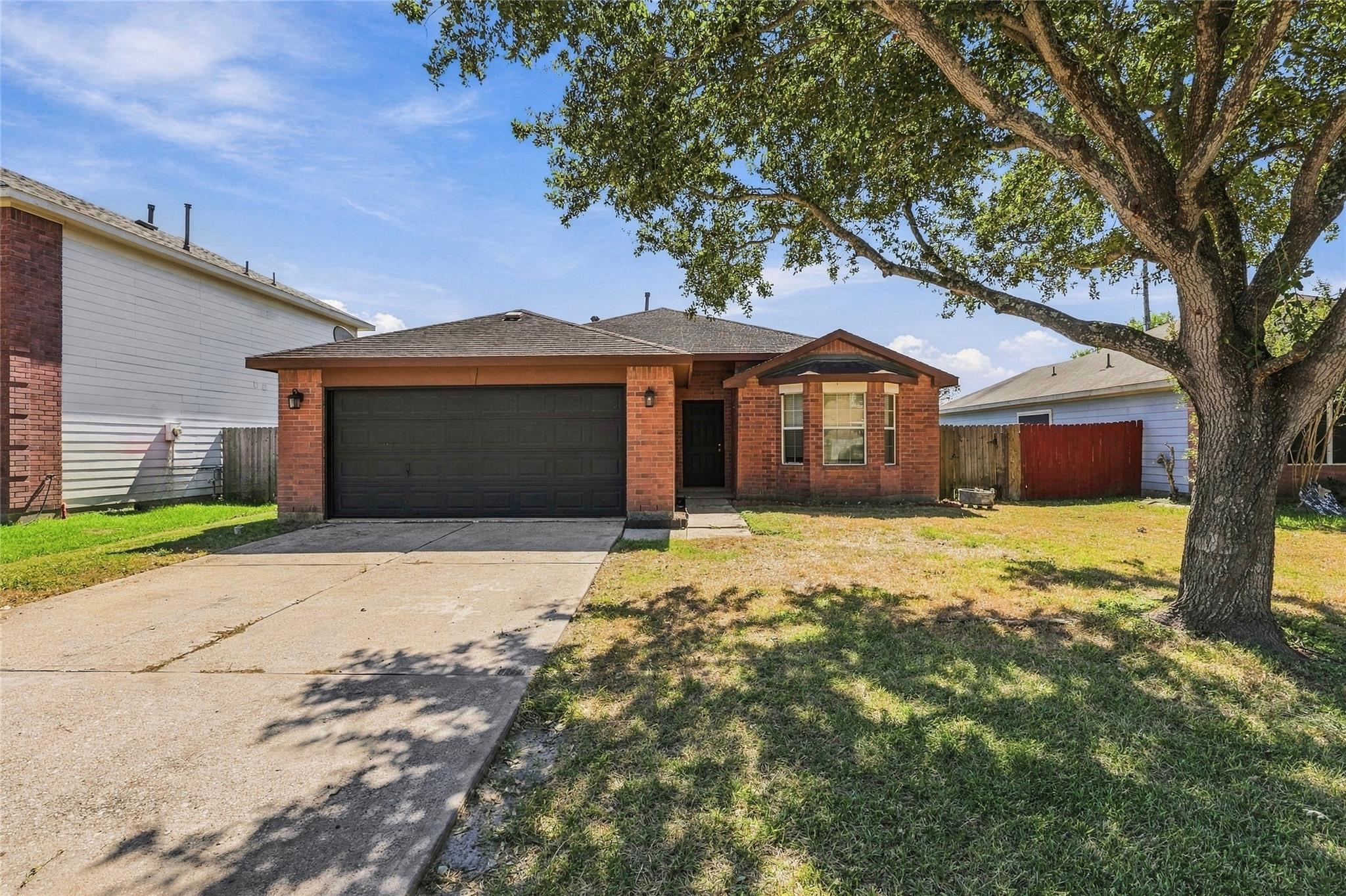 3910 Ridge Canyon Road, Baytown Tx 77521 Property Photo 1