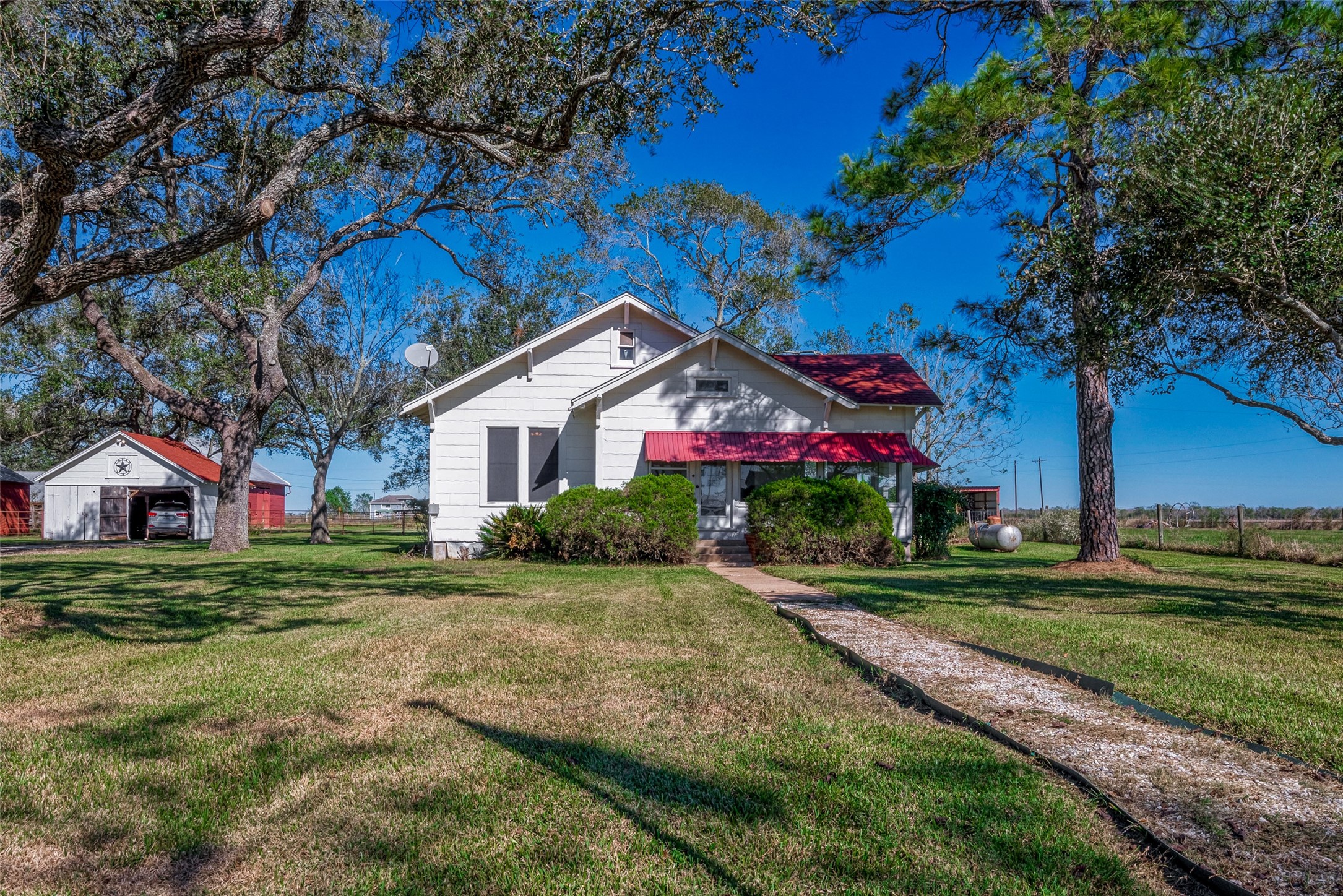 3415 Fm 360 Road Property Photo 2