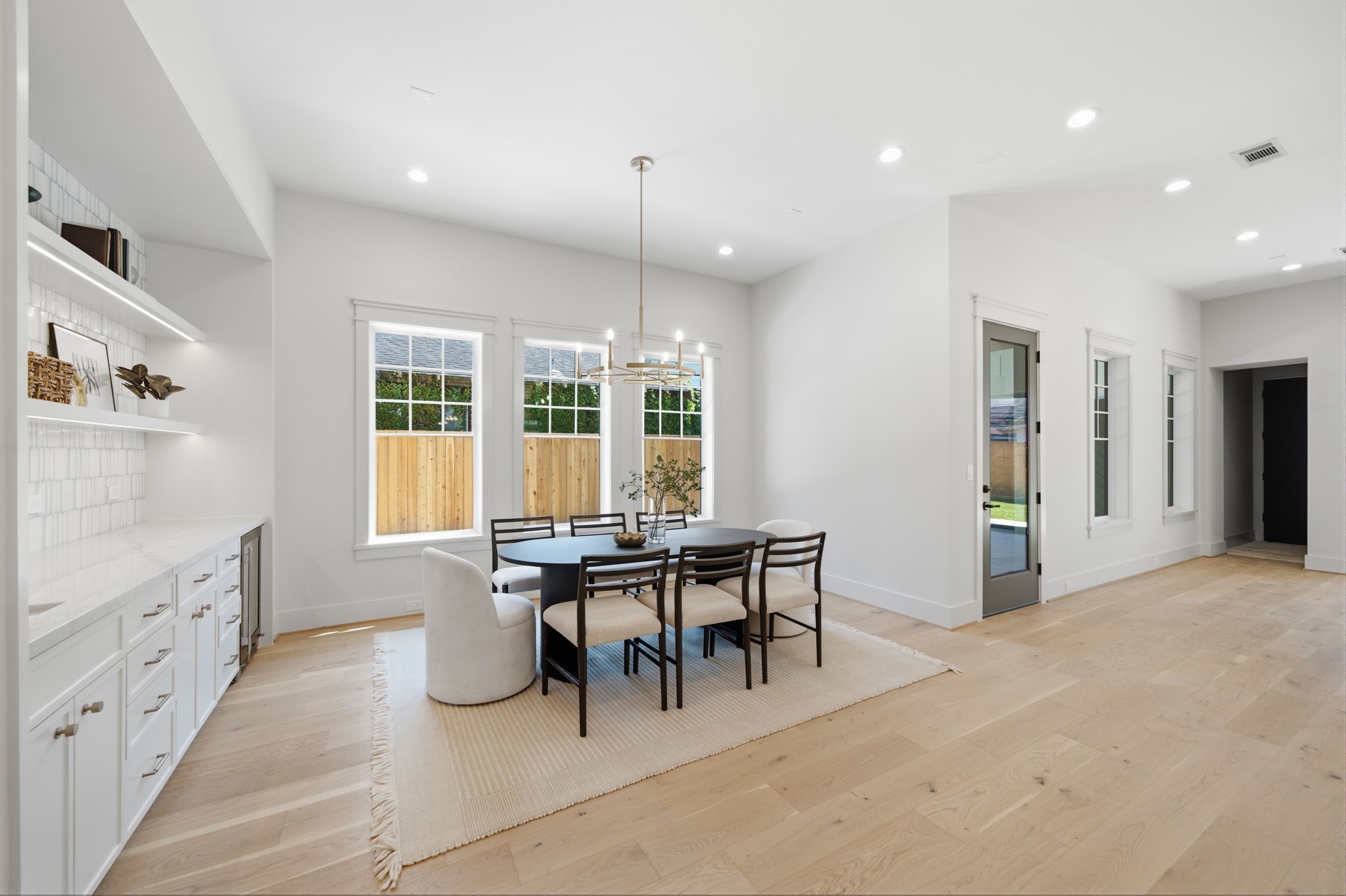 906 Bayland Avenue Property Photo 9