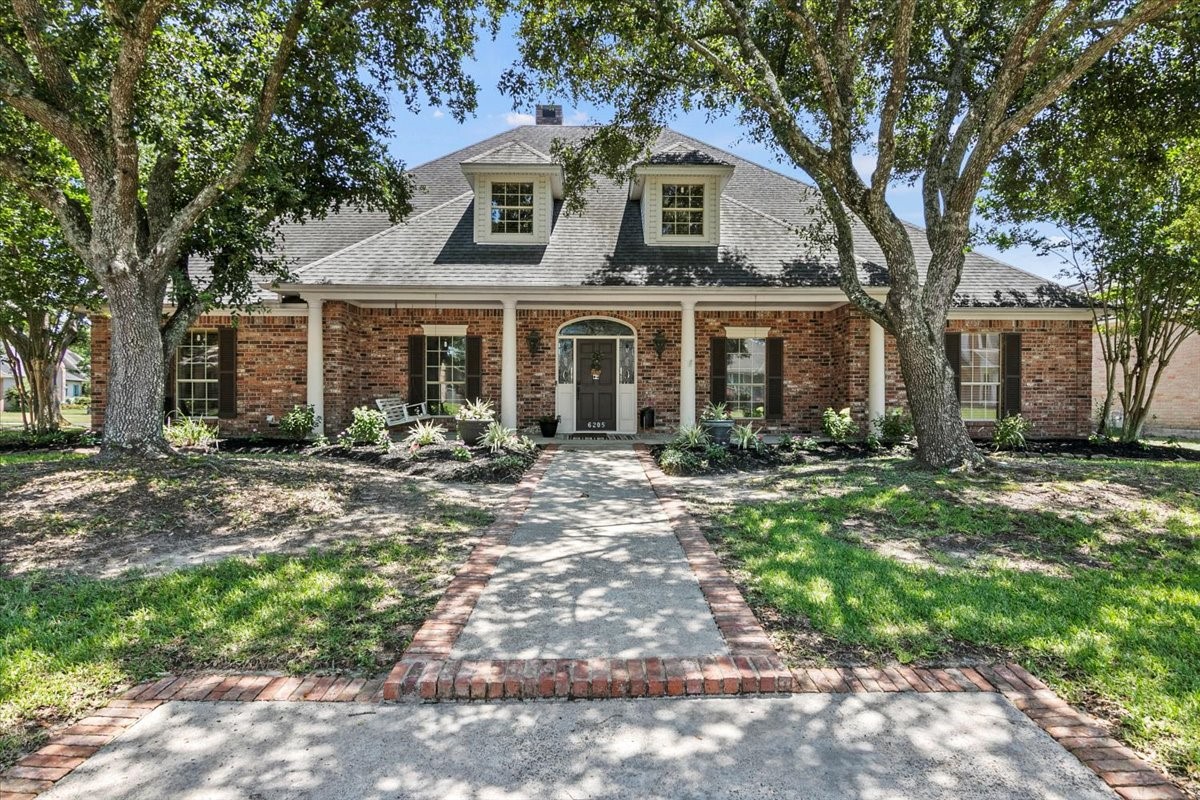 6205 Sheridan Oaks Drive Property Photo