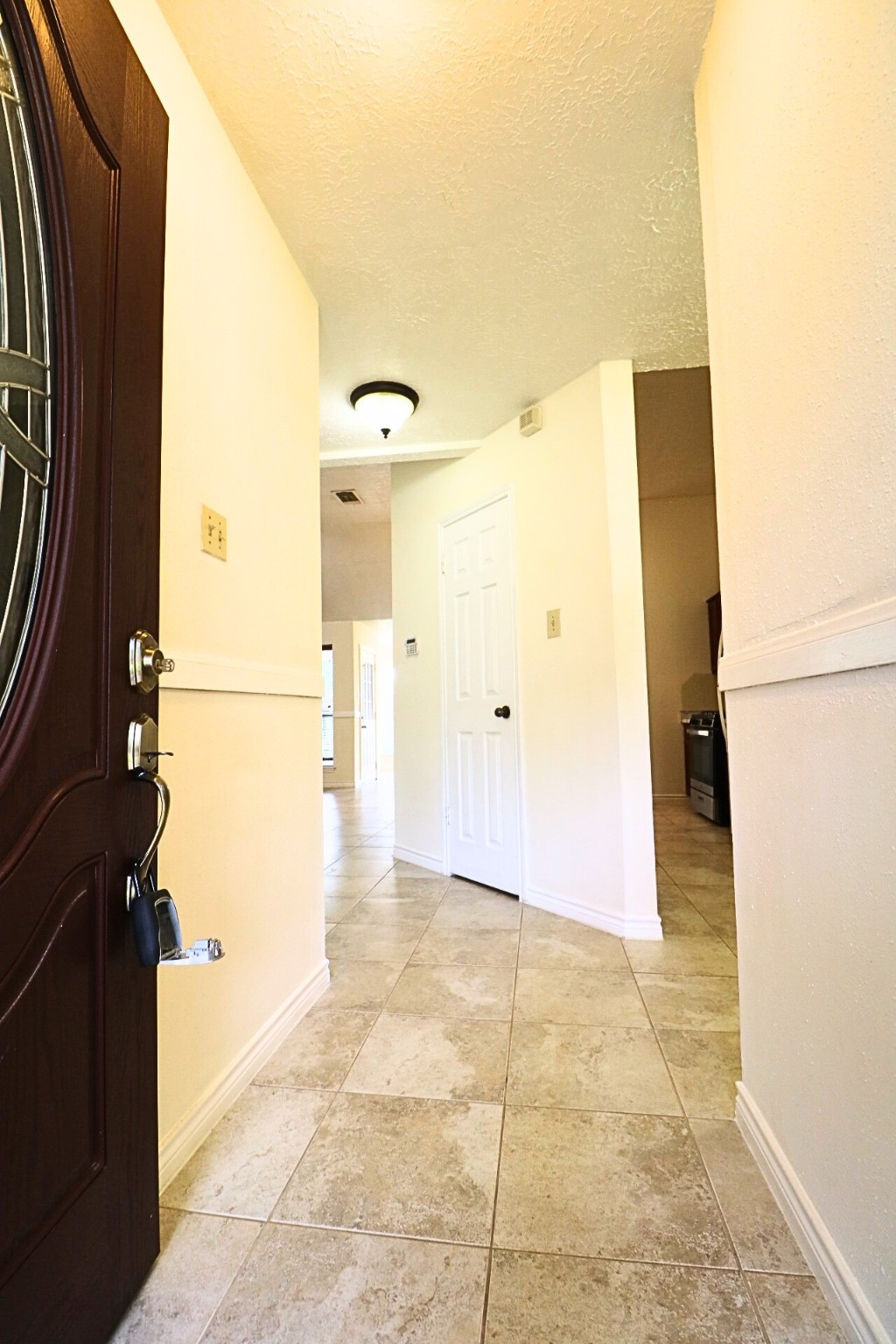 16322 Ginger Run Way Property Photo 3