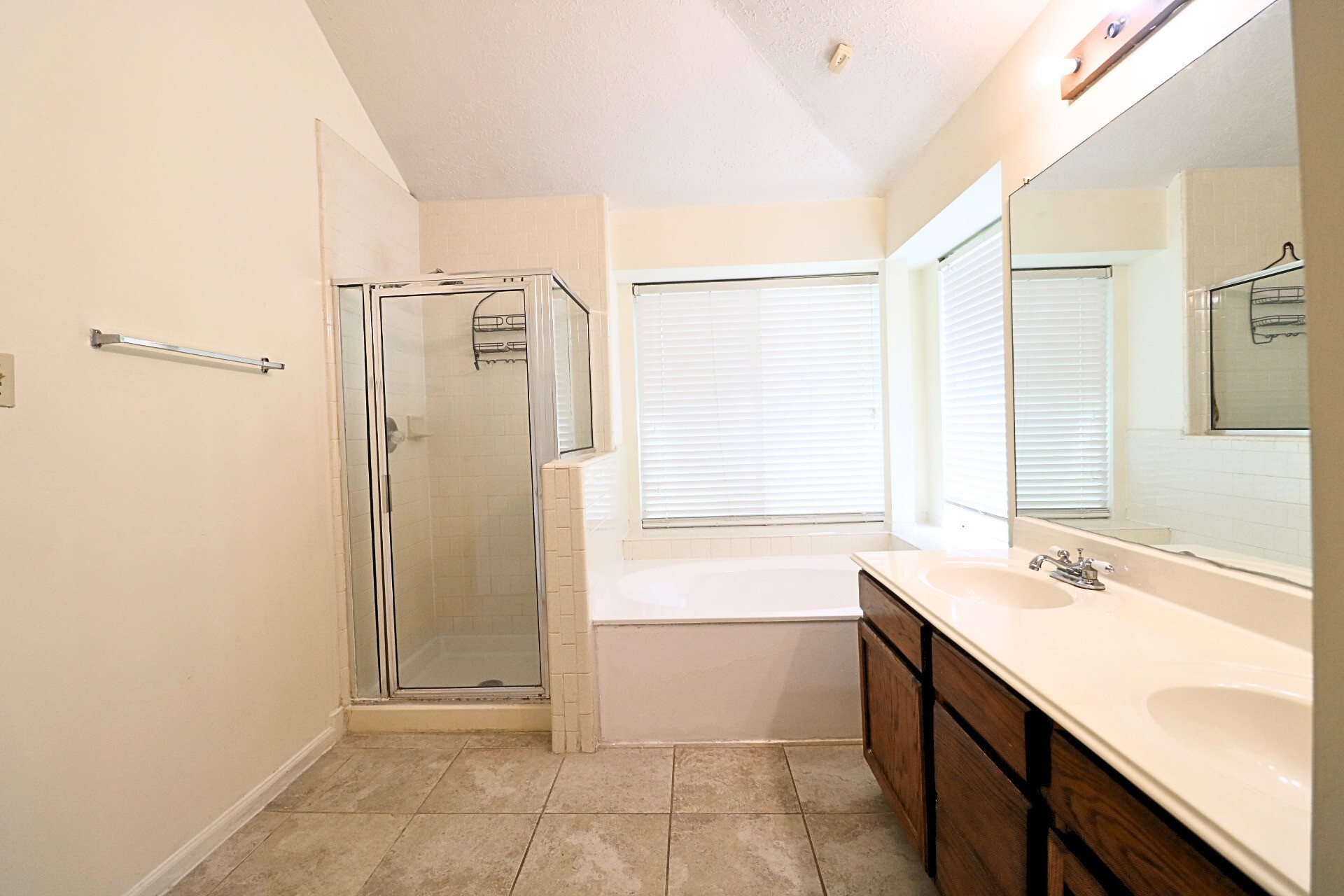 16322 Ginger Run Way Property Photo 14