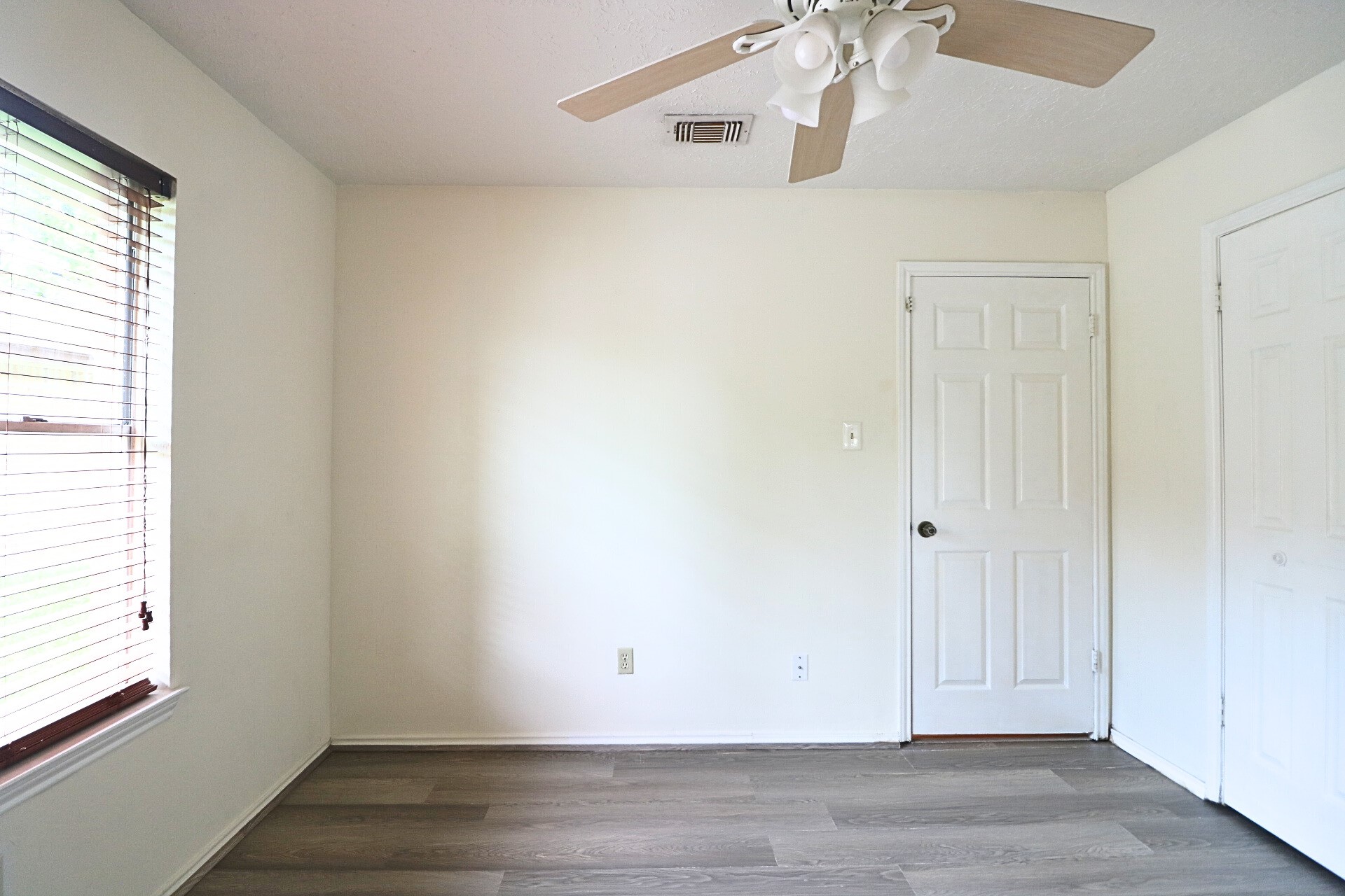 16322 Ginger Run Way Property Photo 16