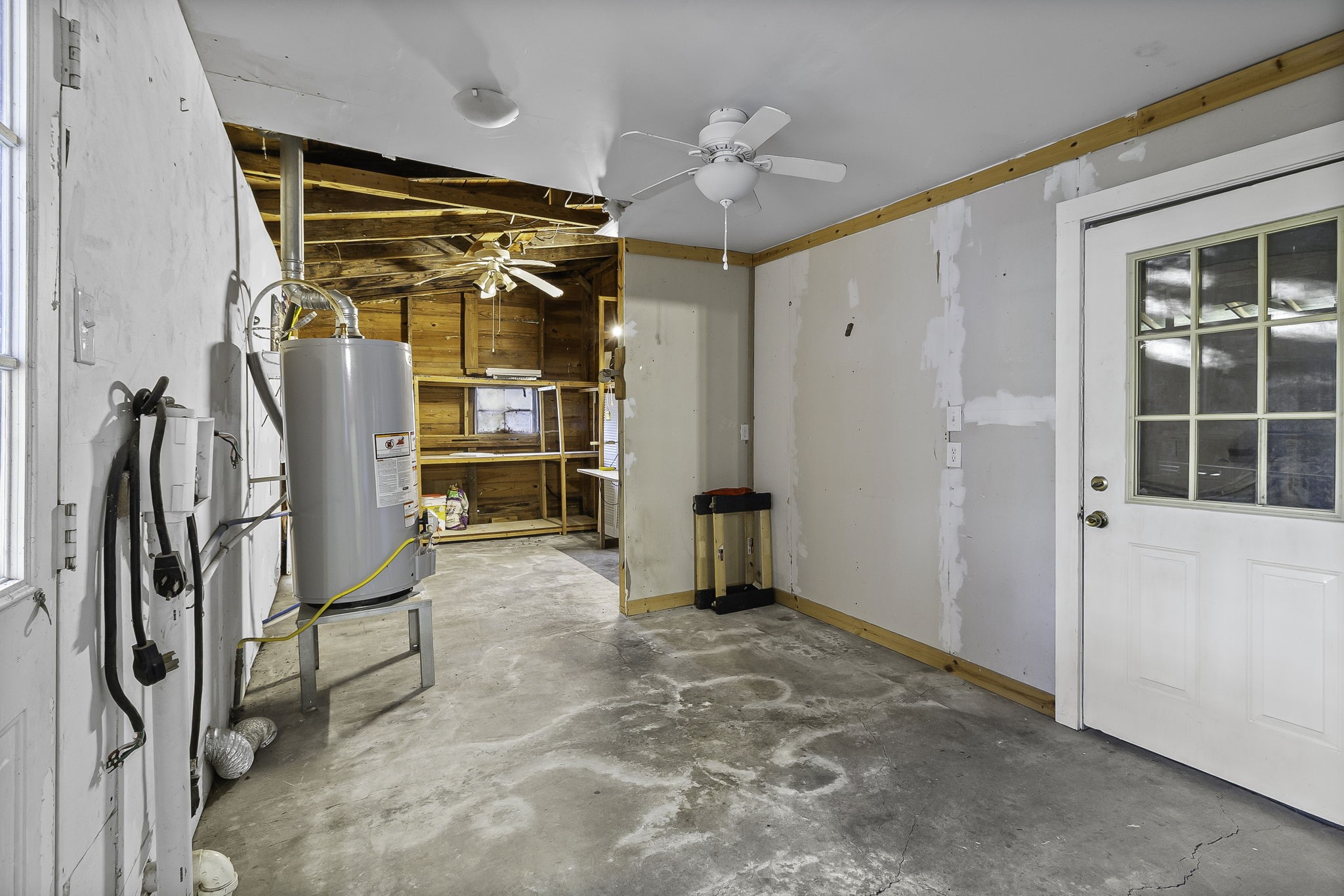 712 N Pine Avenue Property Photo 4