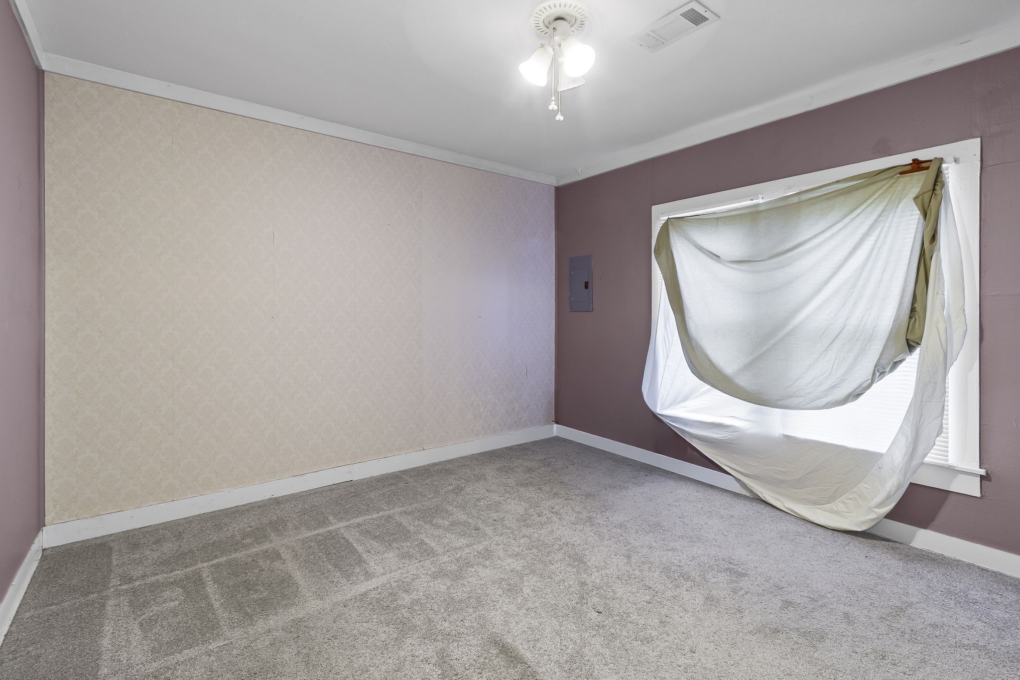 712 N Pine Avenue Property Photo 13