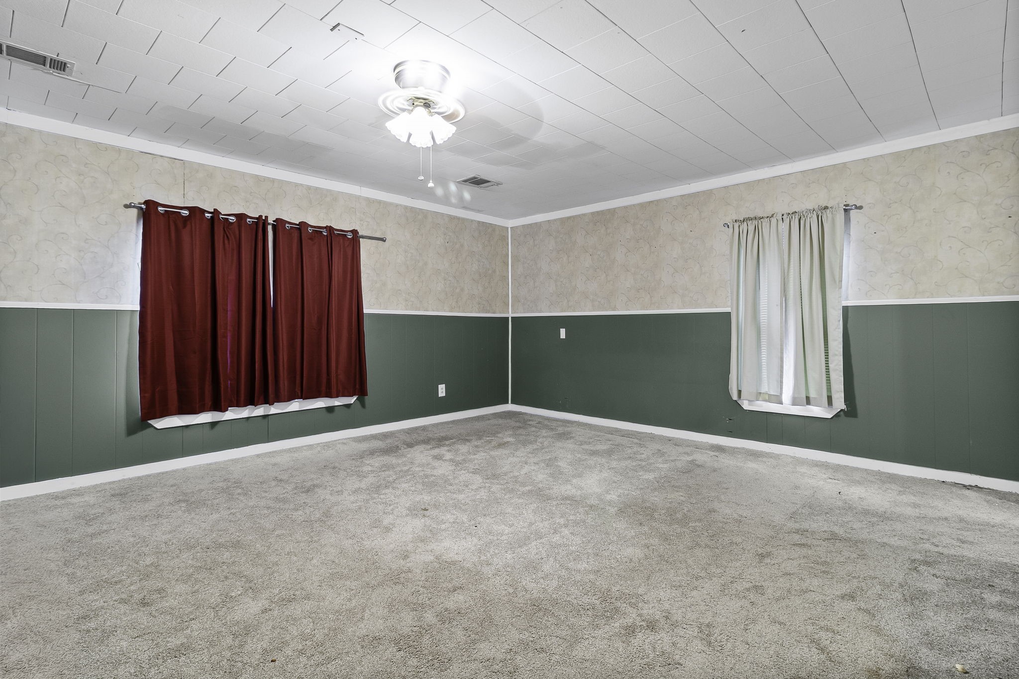 712 N Pine Avenue Property Photo 17