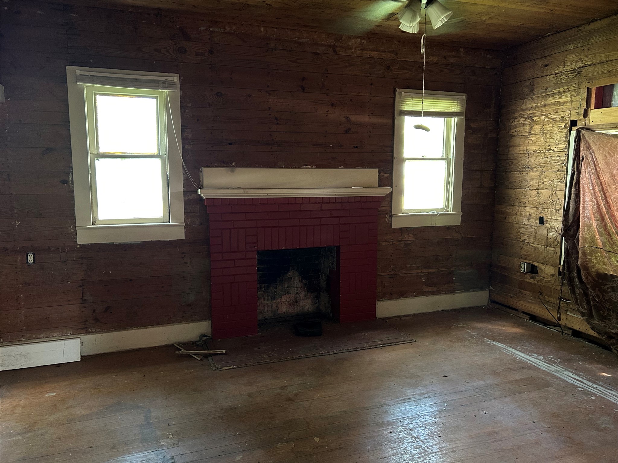 1207 E Washington Avenue Property Photo 8