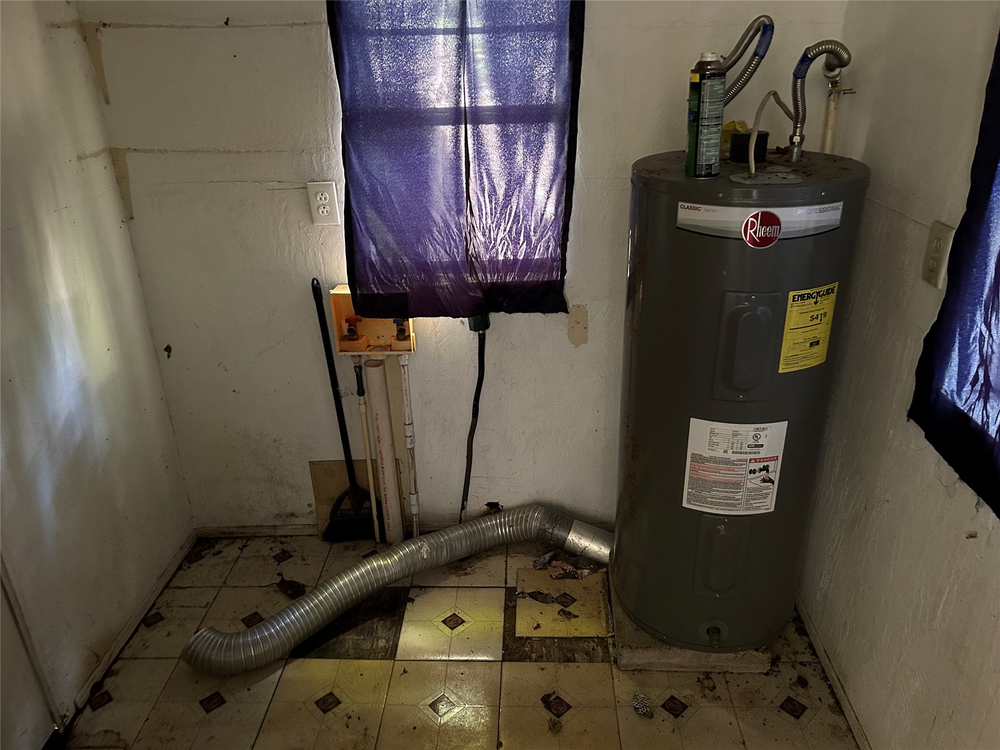 1207 E Washington Avenue Property Photo 24