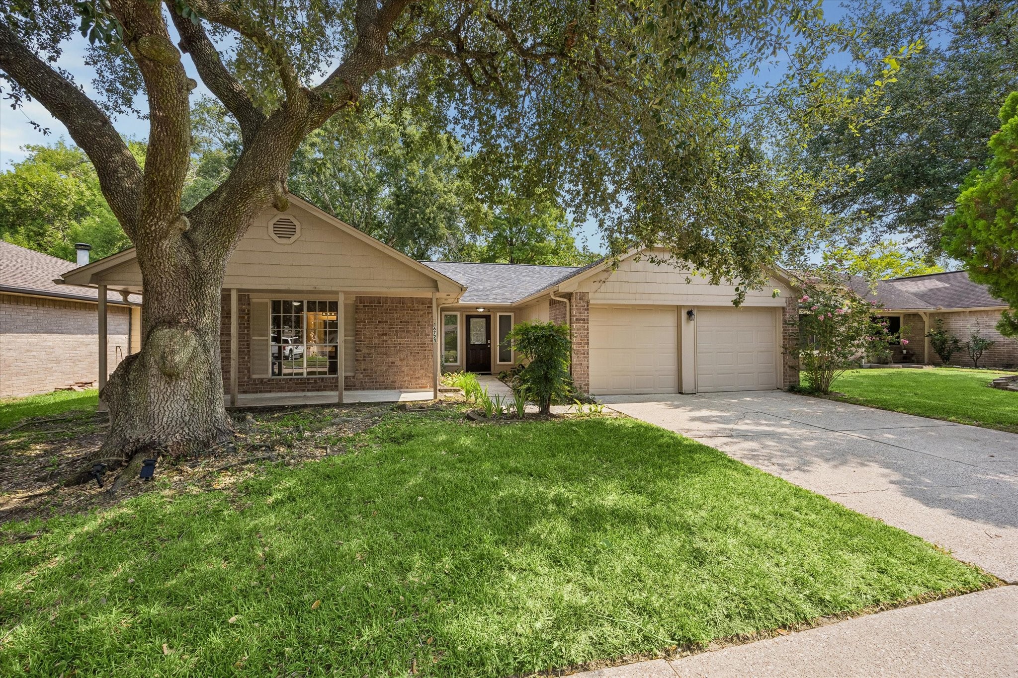 16723 Colony Bend Drive Property Photo 1