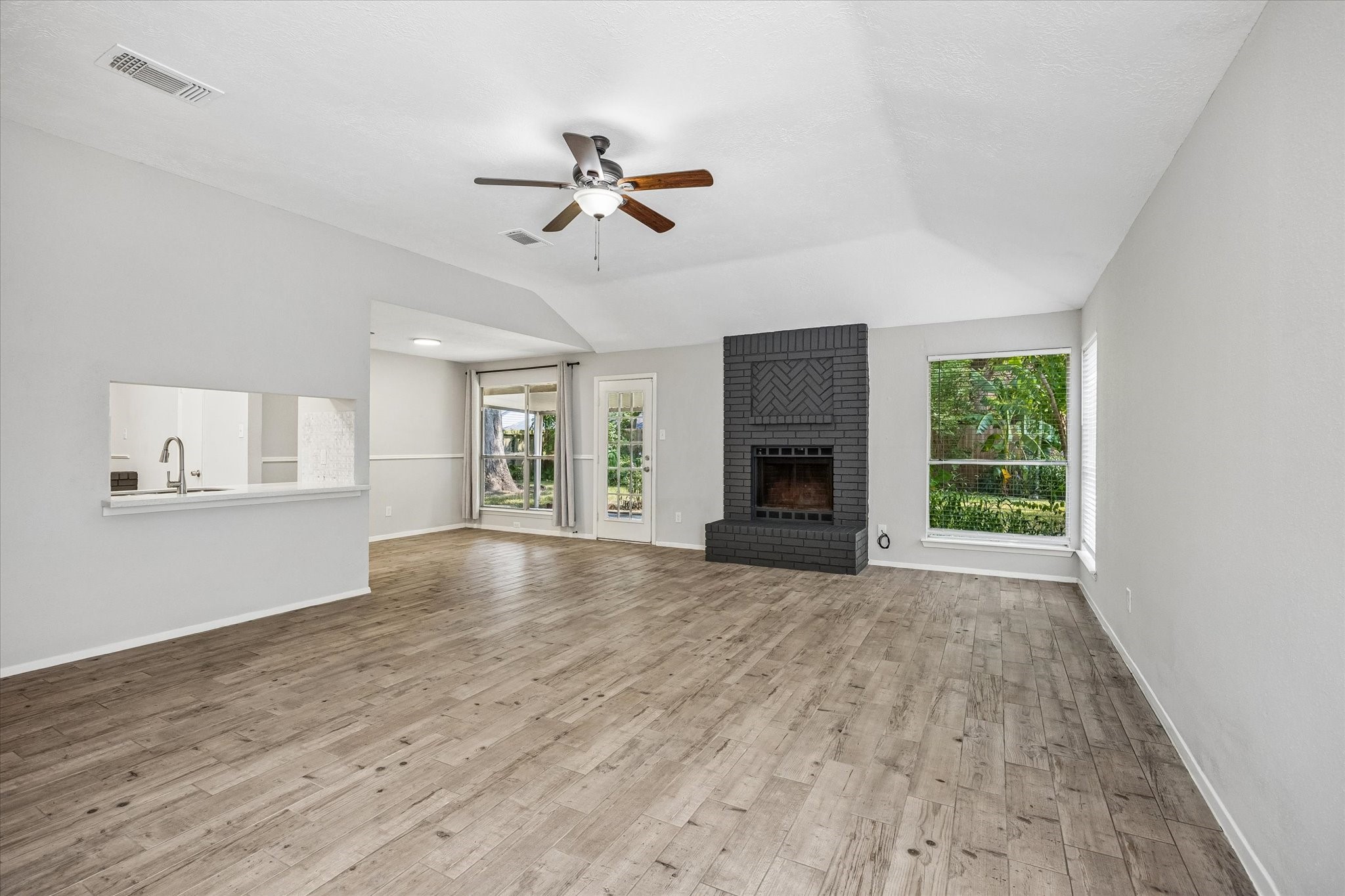 16723 Colony Bend Drive Property Photo 3