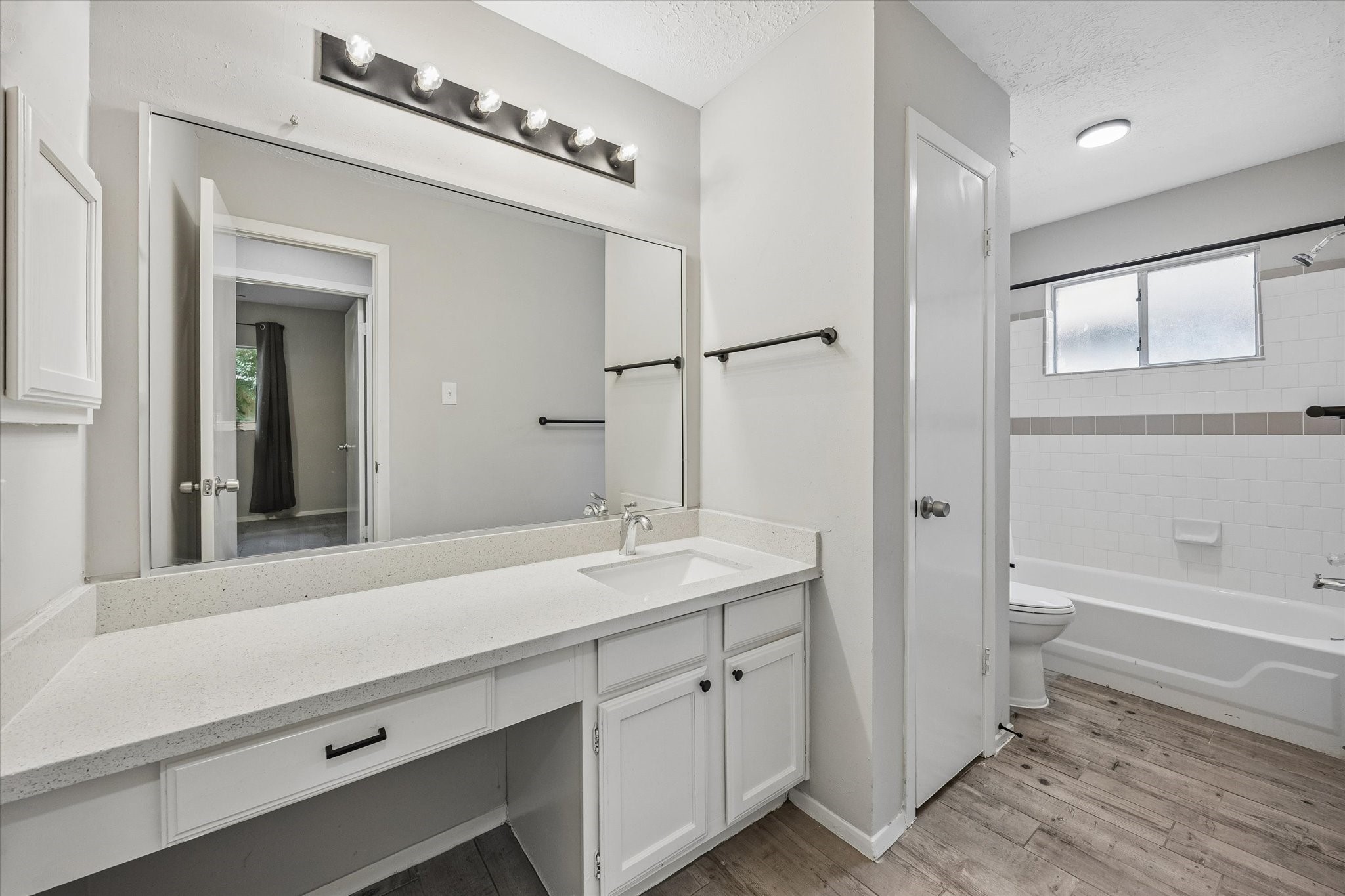 16723 Colony Bend Drive Property Photo 9