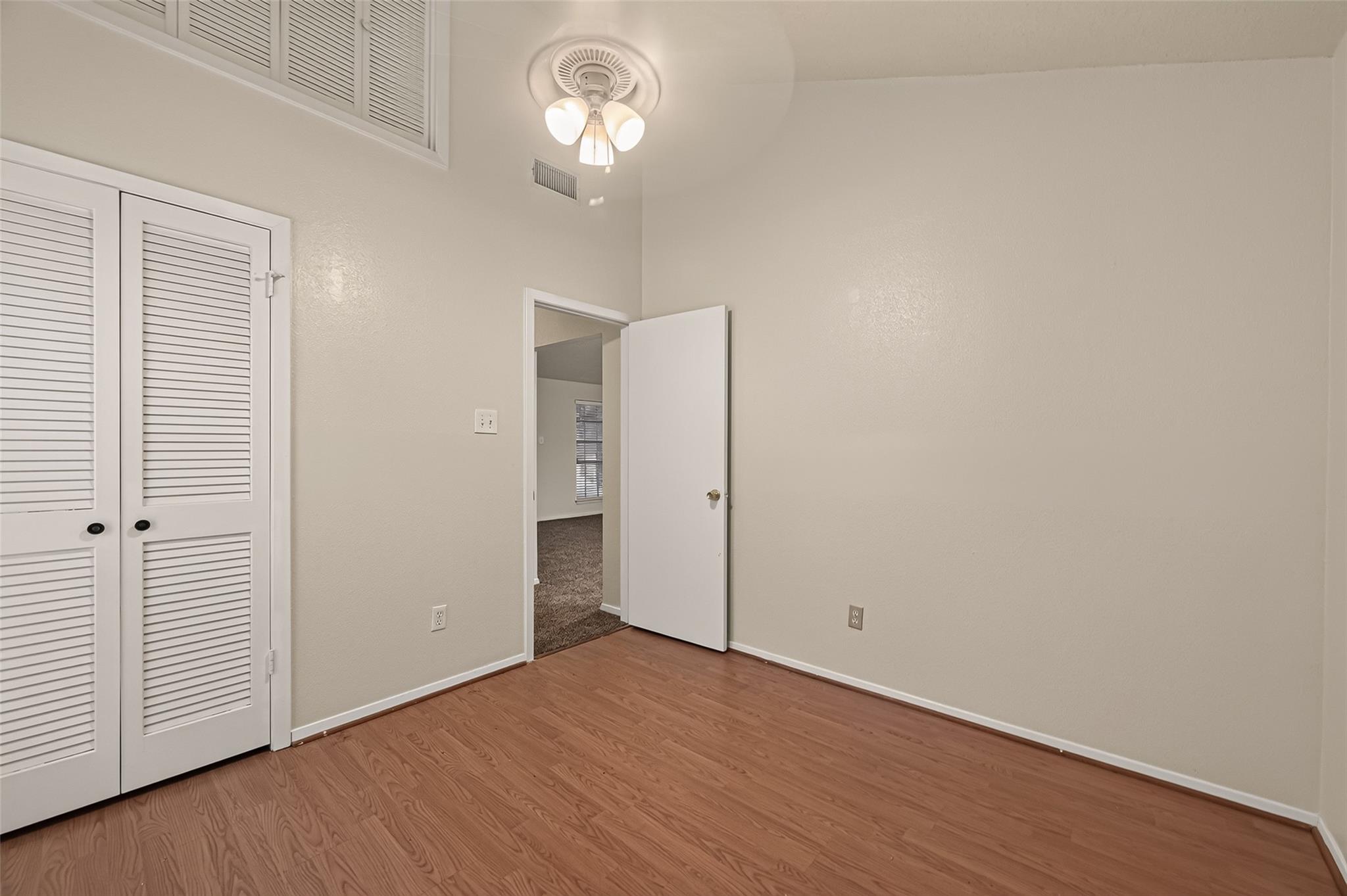 2714 S Brompton Drive Property Photo 26