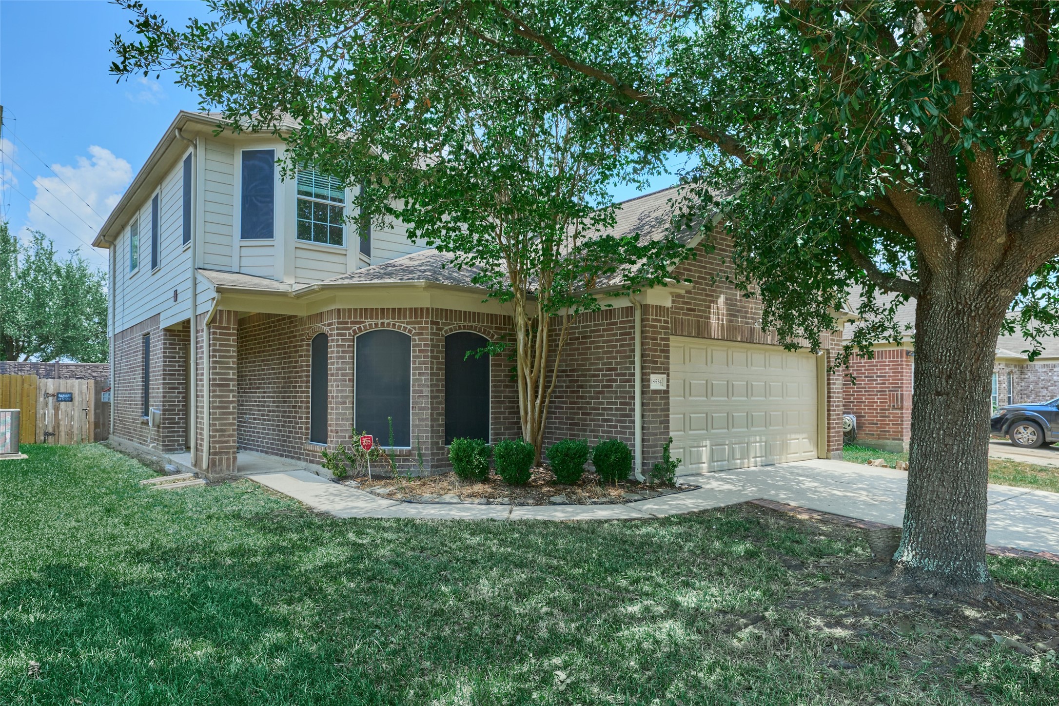 18534 Alemarble Oak Street Property Photo 2