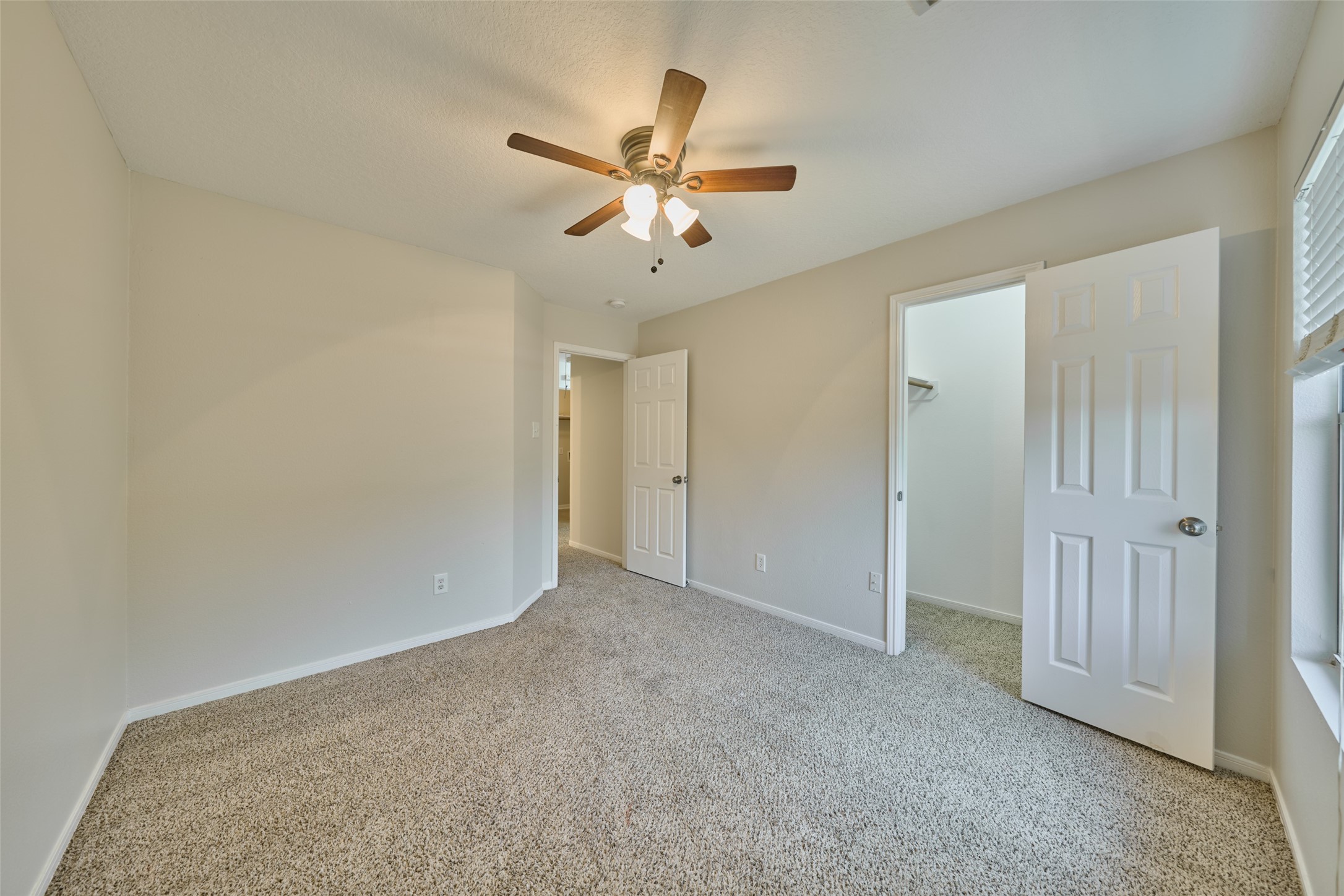 18534 Alemarble Oak Street Property Photo 5