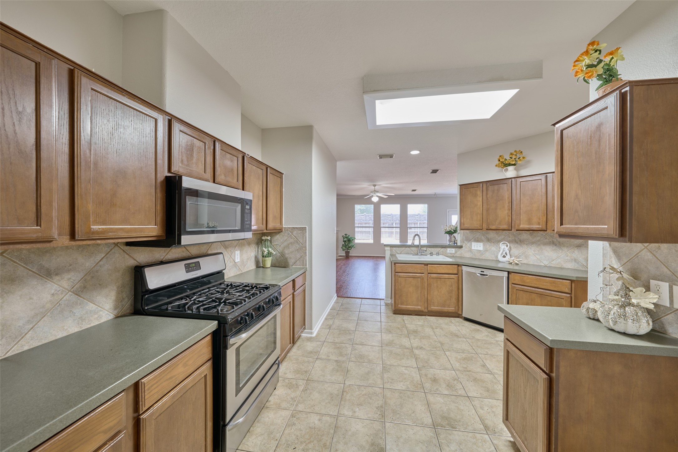 18534 Alemarble Oak Street Property Photo 37